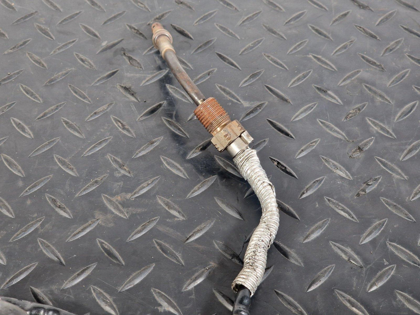 16-19 AUDI A4 B9 2.0TDI DEU DET ENGINE EXHAUST GAS TEMPERATURE SENSOR 04L906088E