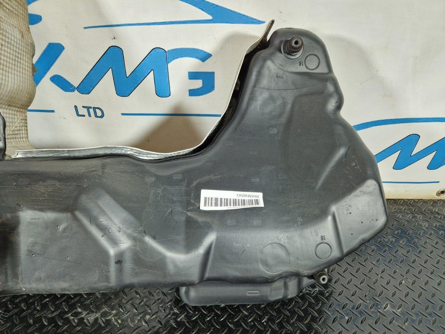 12-18 AUDI A6 C7 OEM ENGINE FUEL TANK & PUMP 8W0201021CL