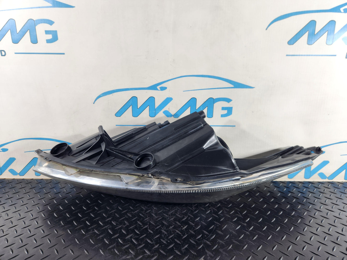 Ford Fiesta MK6 Headlight Right O/S Driver Side C1BB-13W029-EE (Damaged Bracket)
