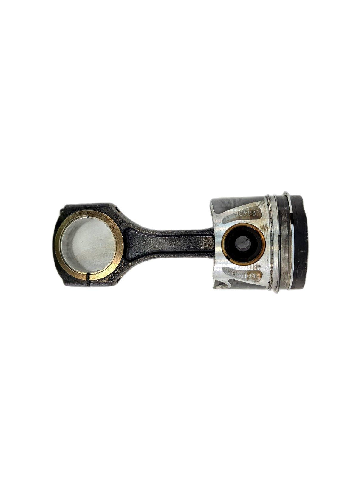 2011 MERCEDES C250 W204 2.1 DIESEL PISTON WITH CONROD 8349F