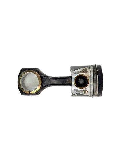 2011 MERCEDES C250 W204 2.1 DIESEL PISTON WITH CONROD 8349F