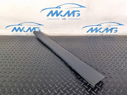 10-18 AUDI A7 4G S-LINE GENUINE CENTRE UPPER TAILGATE TRIM 4G8867606