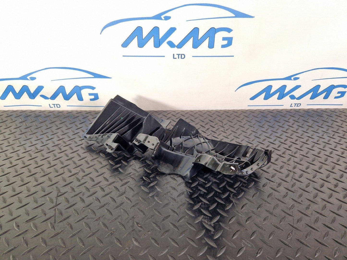 18-ON MERCEDES BENZ A CLASS W177 UNDERTRAY SUBFRAME TRIM SHIELD A2475240100