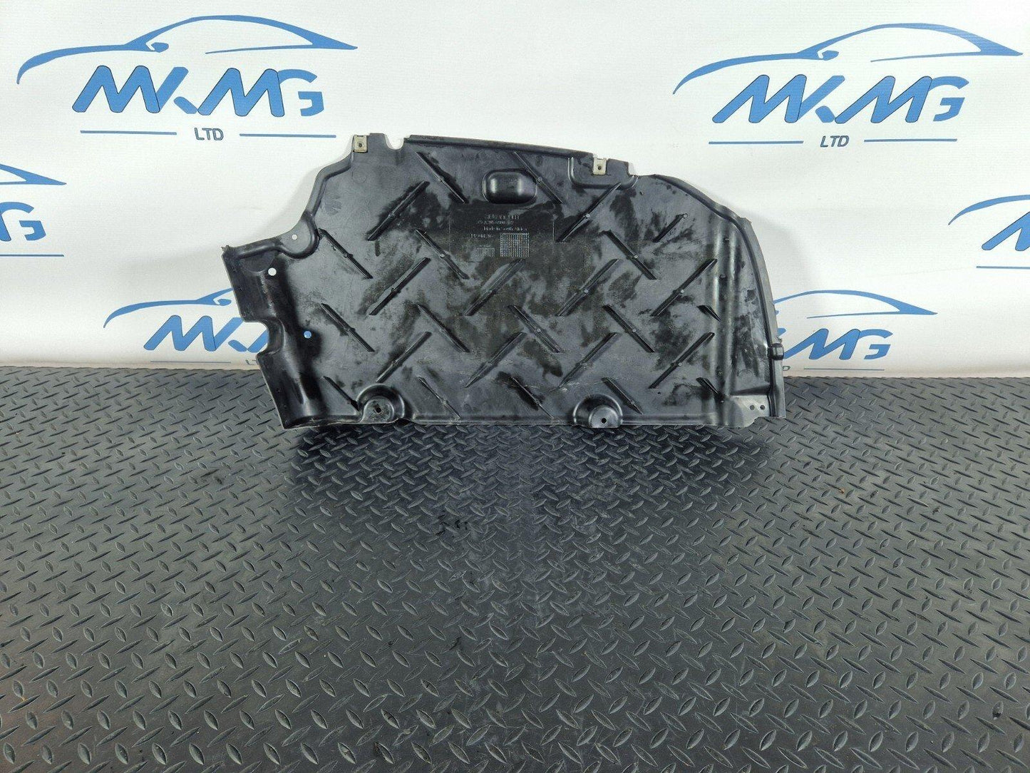 14-21 MERCEDES BENZ W205 REAR RIGHT DRIVER SIDE O/S UNDERBODY COVER A2056900407