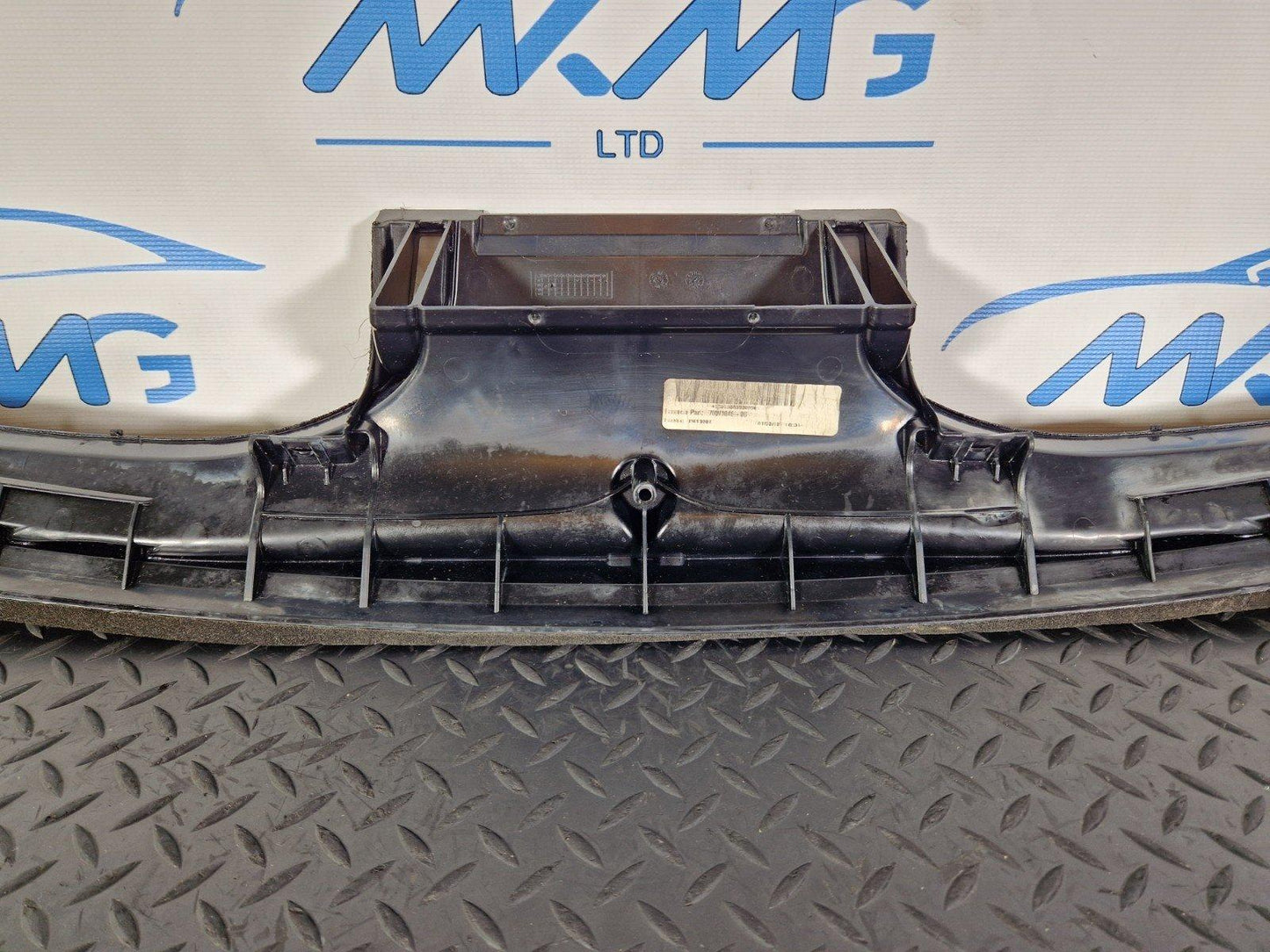 10-13 BMW X5 E70 LCI GENUINE WINDSCREEN AIR DUCT CHANEL 6958404