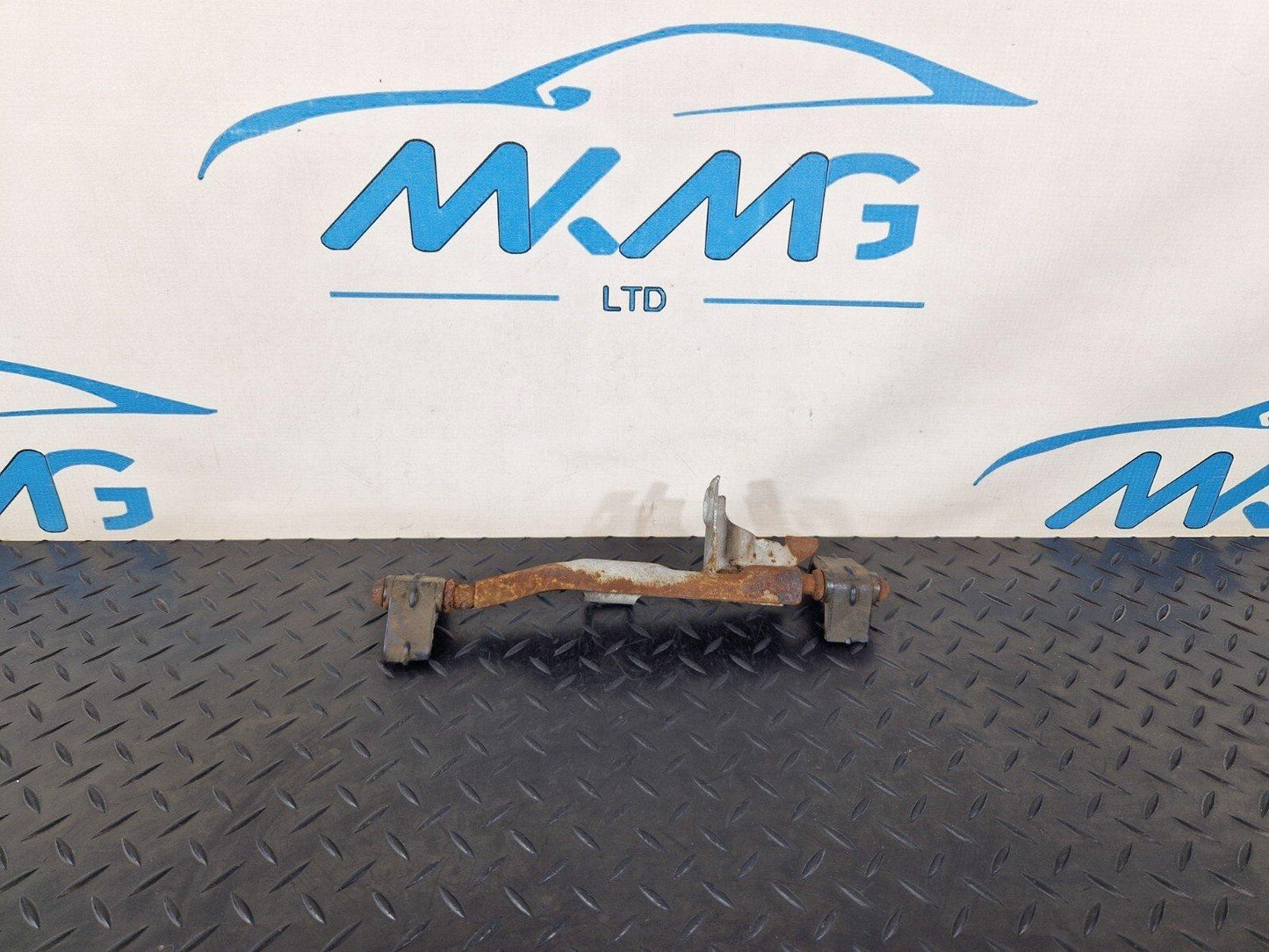 14-21 MERCEDES BENZ W205 EXHAUST SYSTEM HOLDER MOUNT BRACKET A2054902540