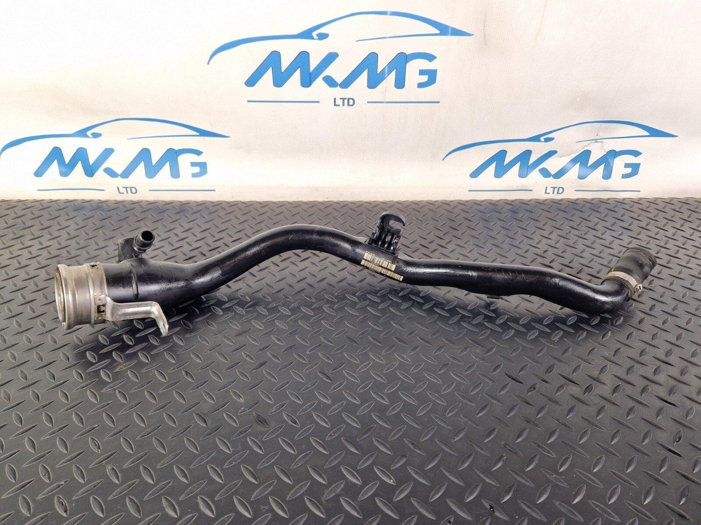 20-24 BMW 1 SERIES F40 GENUINE FUEL TANK FILLER PIPE 7458657