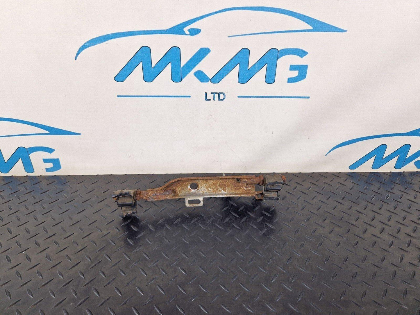 14-21 MERCEDES BENZ W205 EXHAUST SYSTEM HOLDER MOUNT BRACKET A2054902540