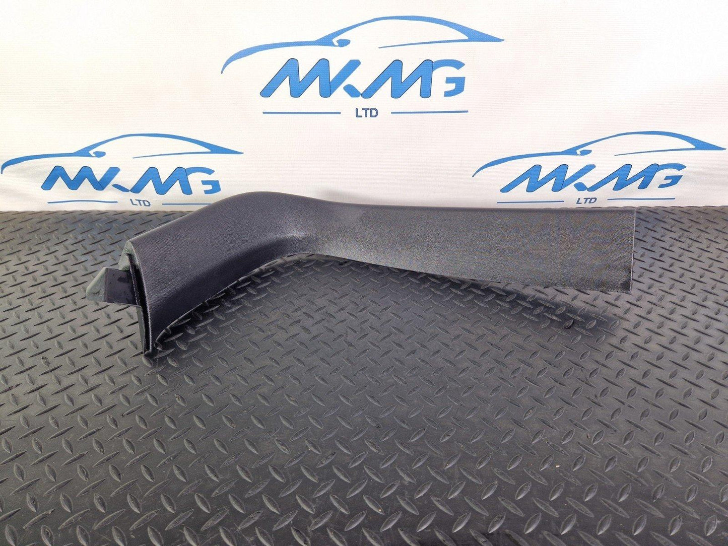 12-18 MERCEDES BENZ B-CLASS W246 REAR TAILGATE WINDSCREEN UPPER TRIM A2467400271