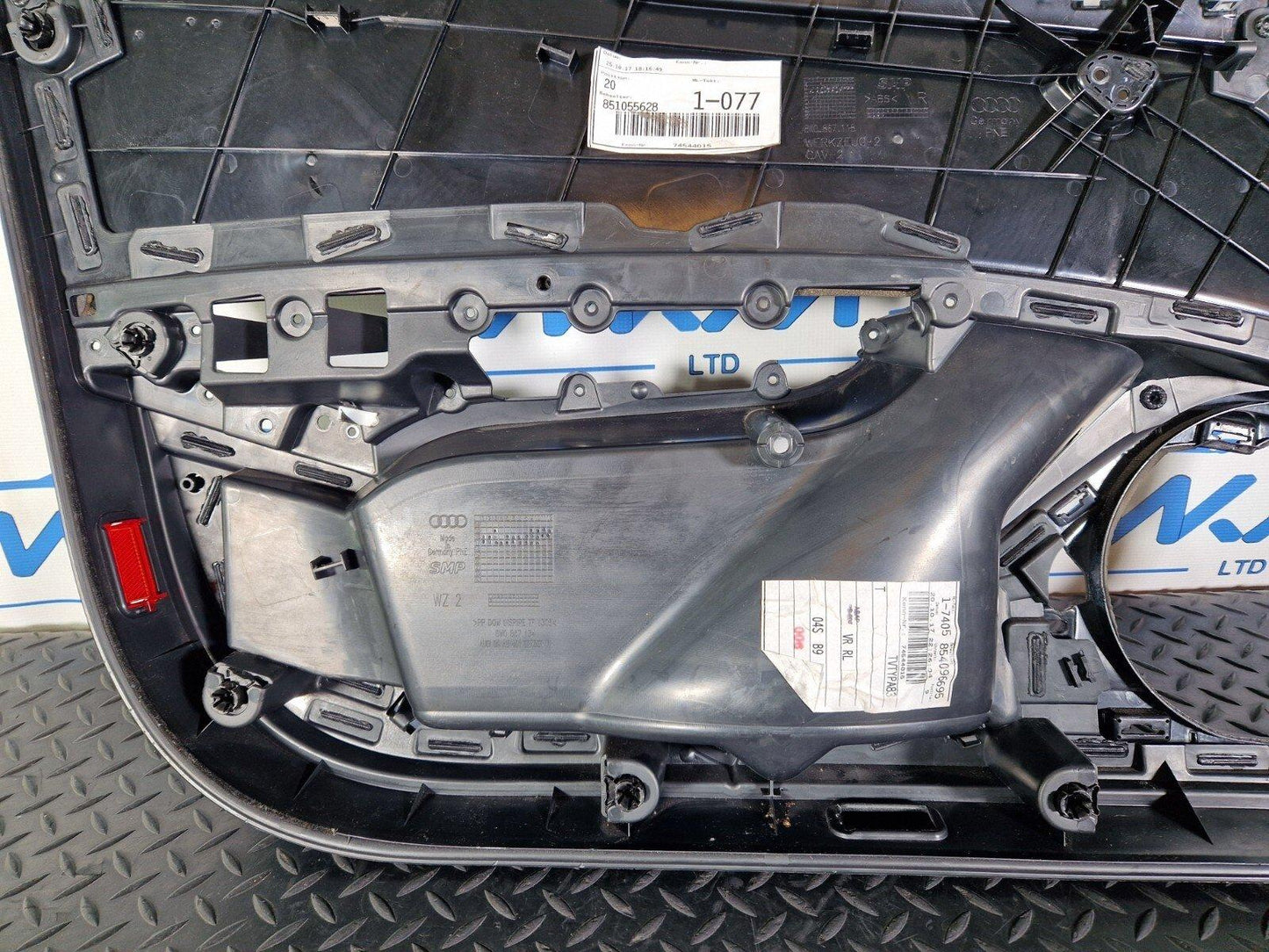 16-19 AUDI A4 B9 OEM FRONT RIGHT INTERIOR DOOR PANEL/CARD 8W0867134