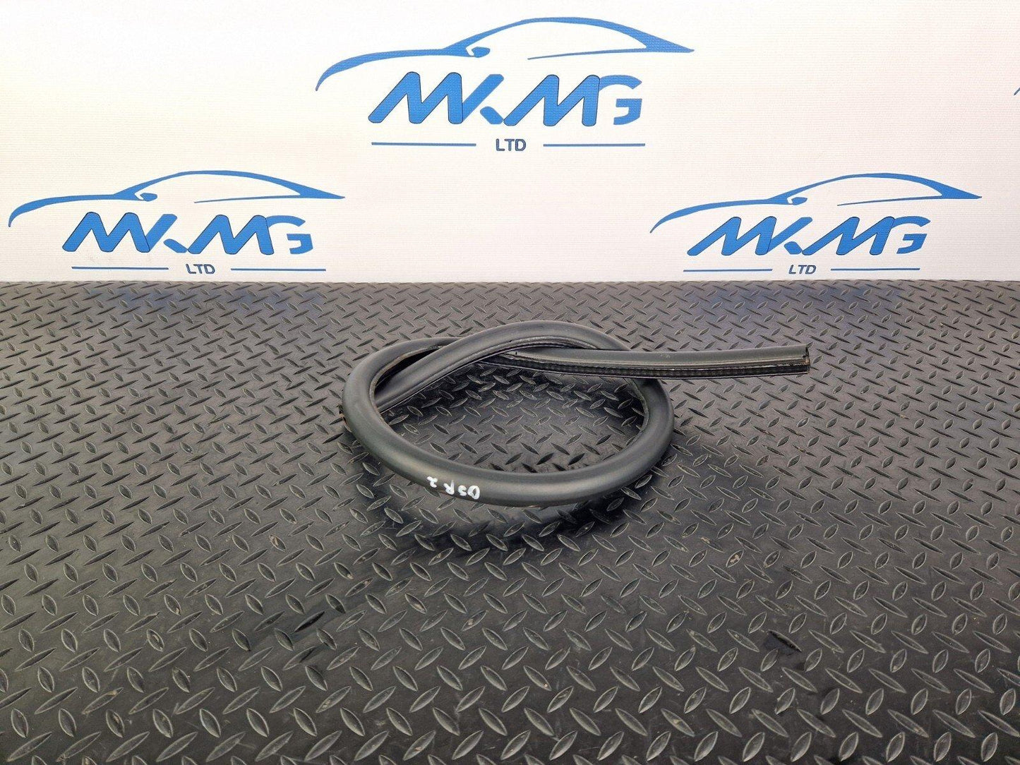 15-18 AUDI A7 4G OEM REAR LOWER DOOR RUBBER SEAL FITS LEFT & RIGHT 4G8833707A