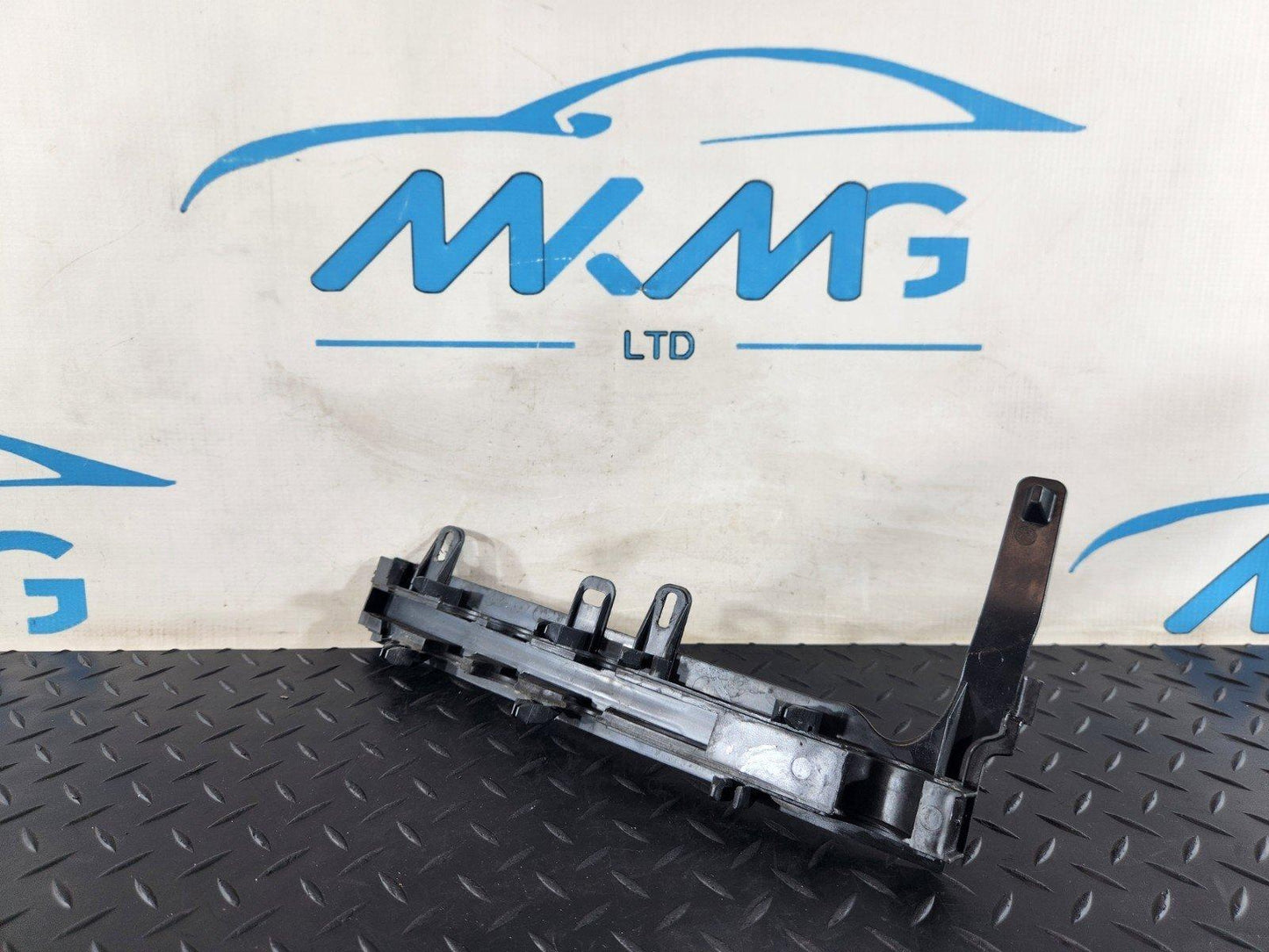 16-22 MERCEDES BENZ X253 GENUINE BONNET LEFT UPPER SEAL A2538314300