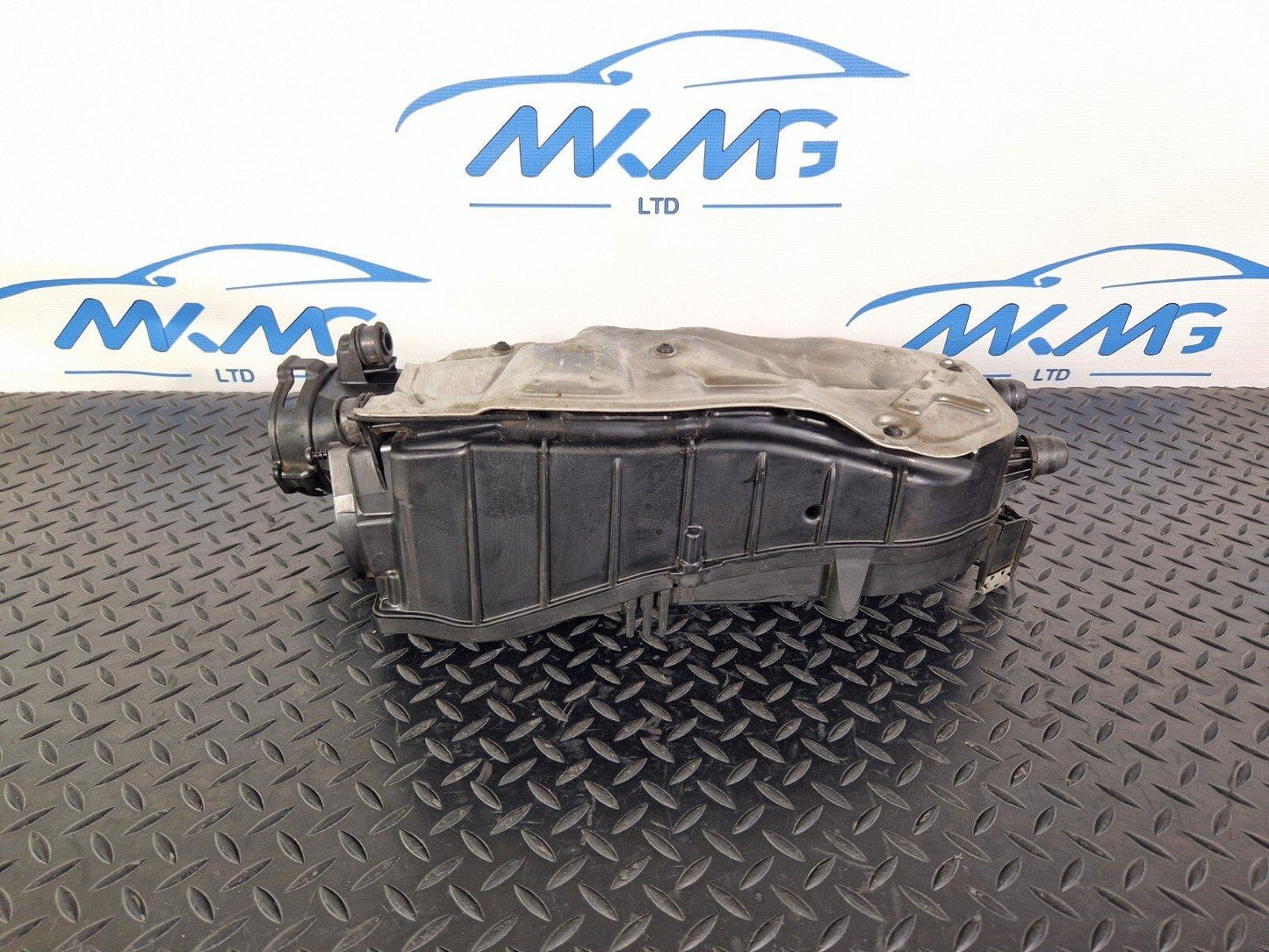 14-21 MERCEDES BENZ C300h W205 OEM AIR FILTER BOX A6510900700
