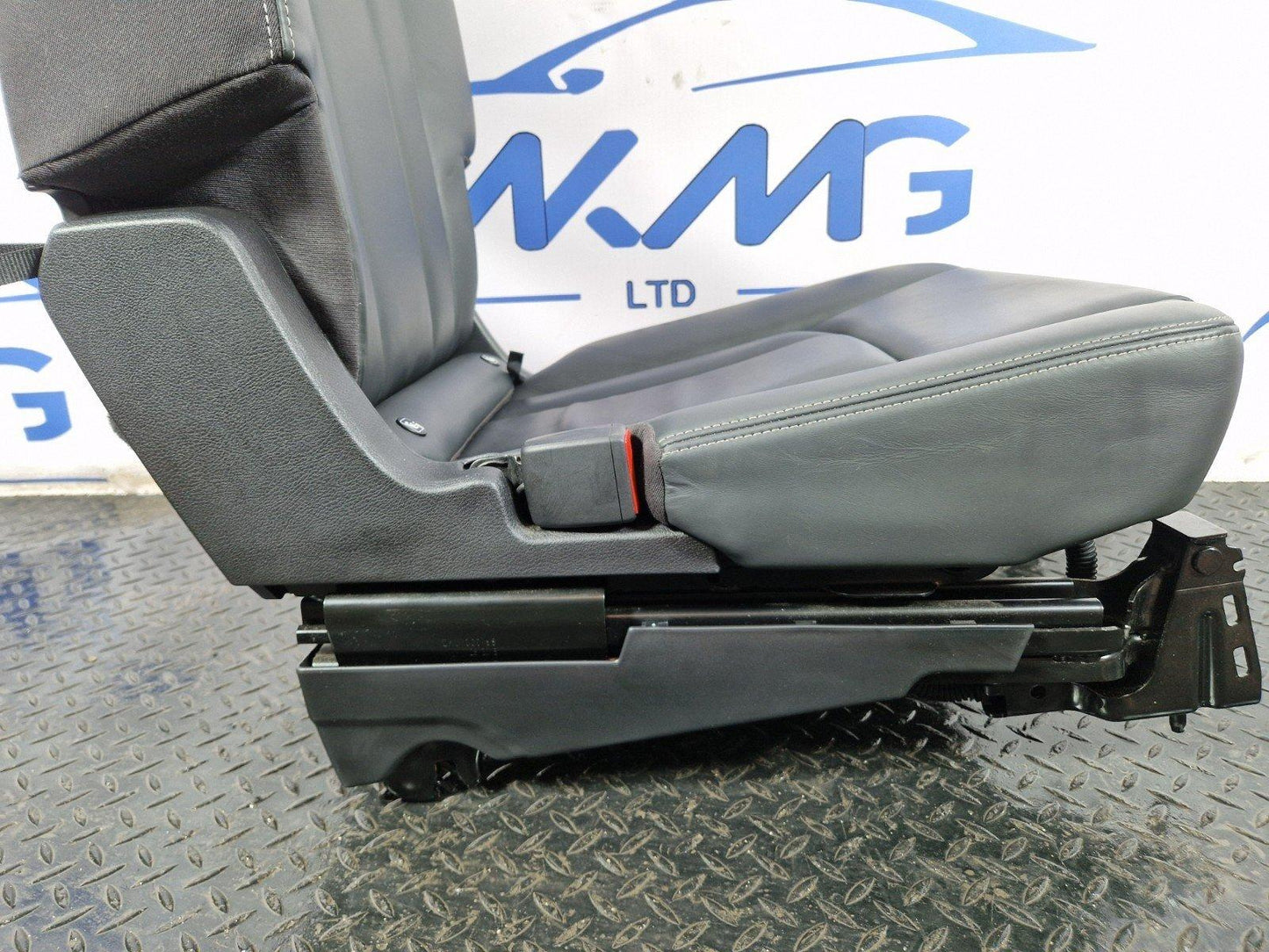 16-20 AUDI Q7 4M GENUINE REAR LEFT 2ND ROW BLACK LEATHER SEAT WITH HEADREST