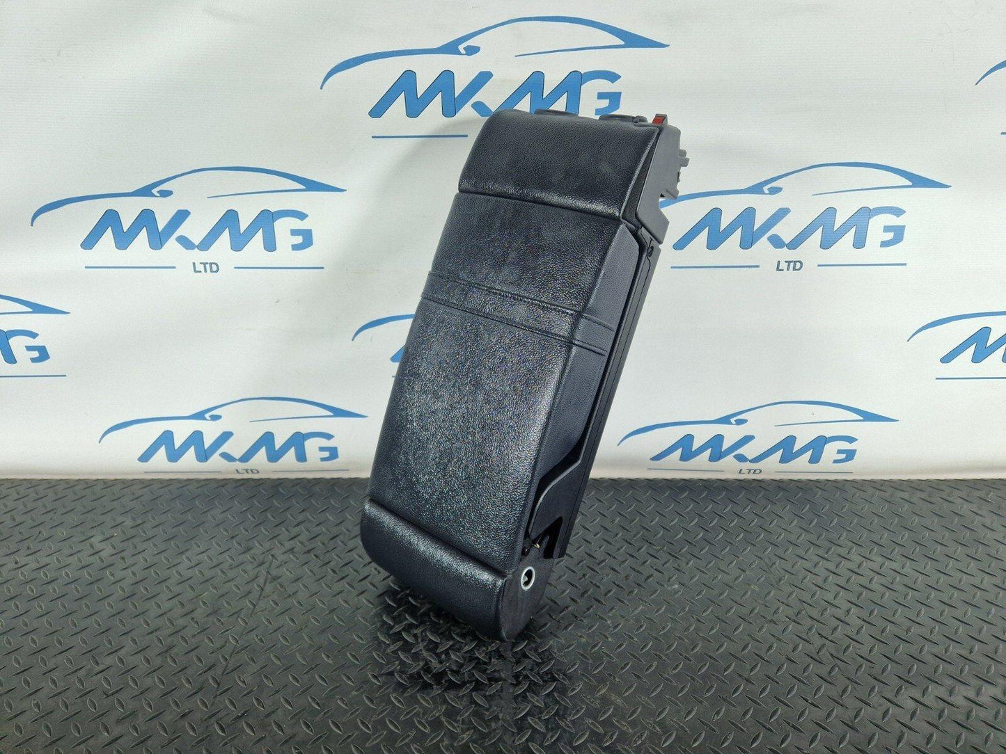 14-21 MERCEDES BENZ C300h W205 OEM REAR CENTER MIDDLE SEAT LEATHER ARM REST