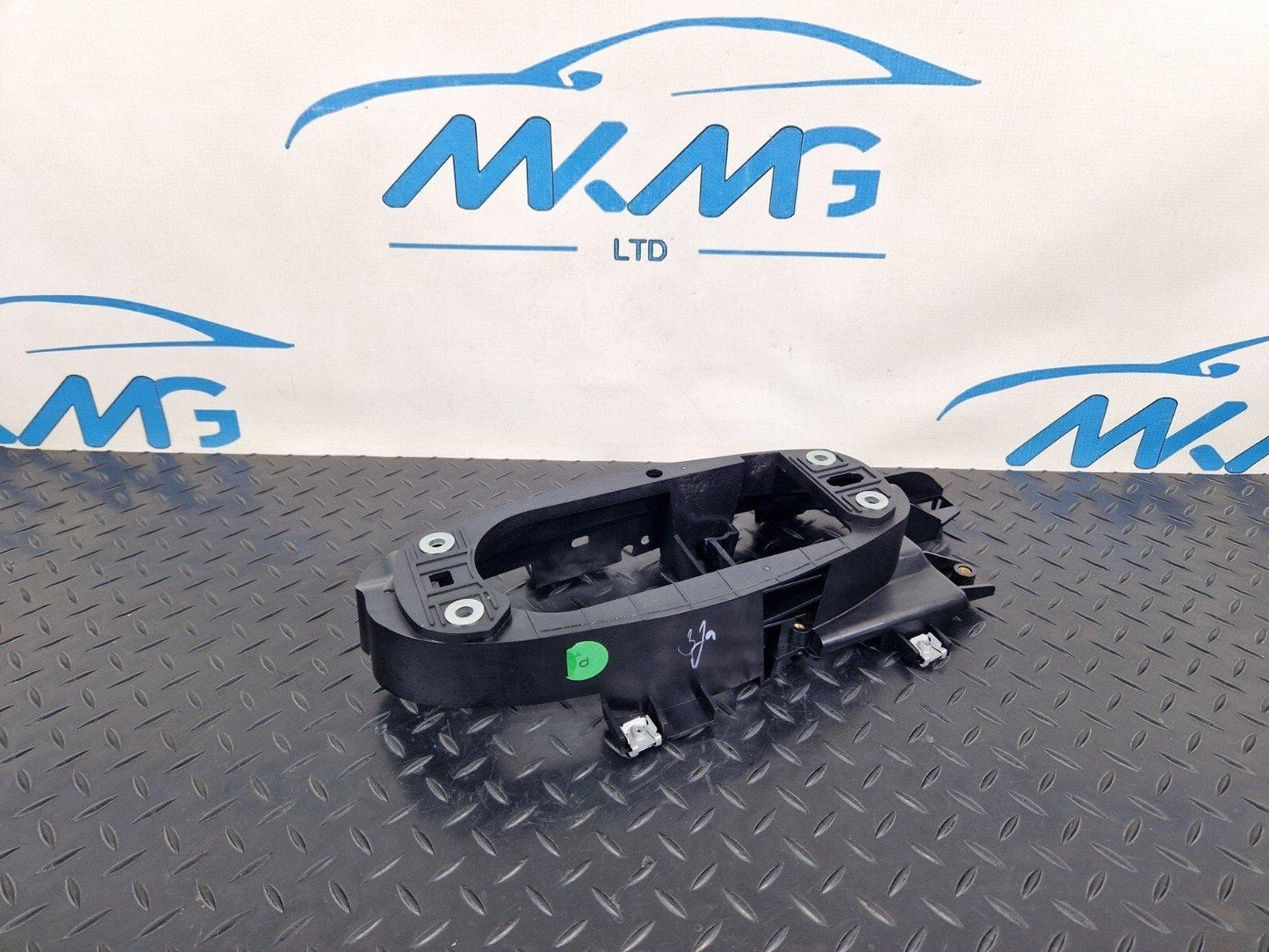 16-19 AUDI A4 AVANT B9 S-LINE GEAR SHIFTING MECHANISM MOUNTING FRAME 8W2863531