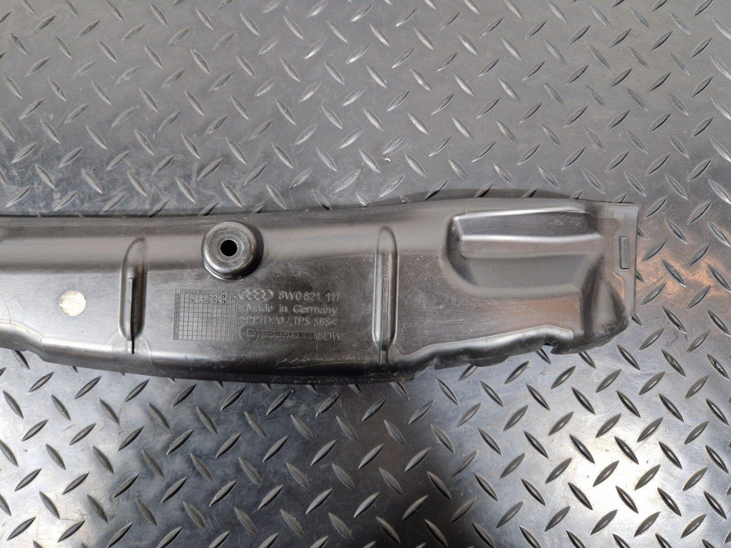 16-19 AUDI A4 B9 GENUINE FRONT LEFT SIDE WING FENDER COVER 8W0821111