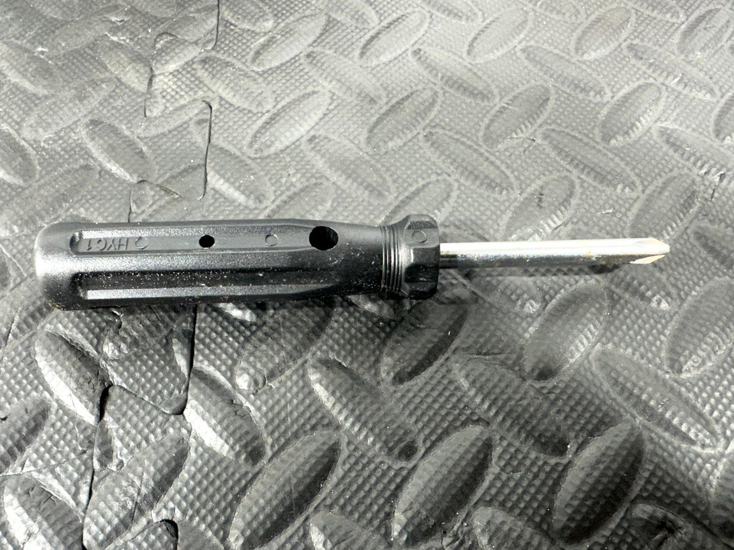14-21 BMW 2 SERIES GRAN TOURER F45 F46 TYRE SEALANT TOW EYE TOOL BOX 6850379