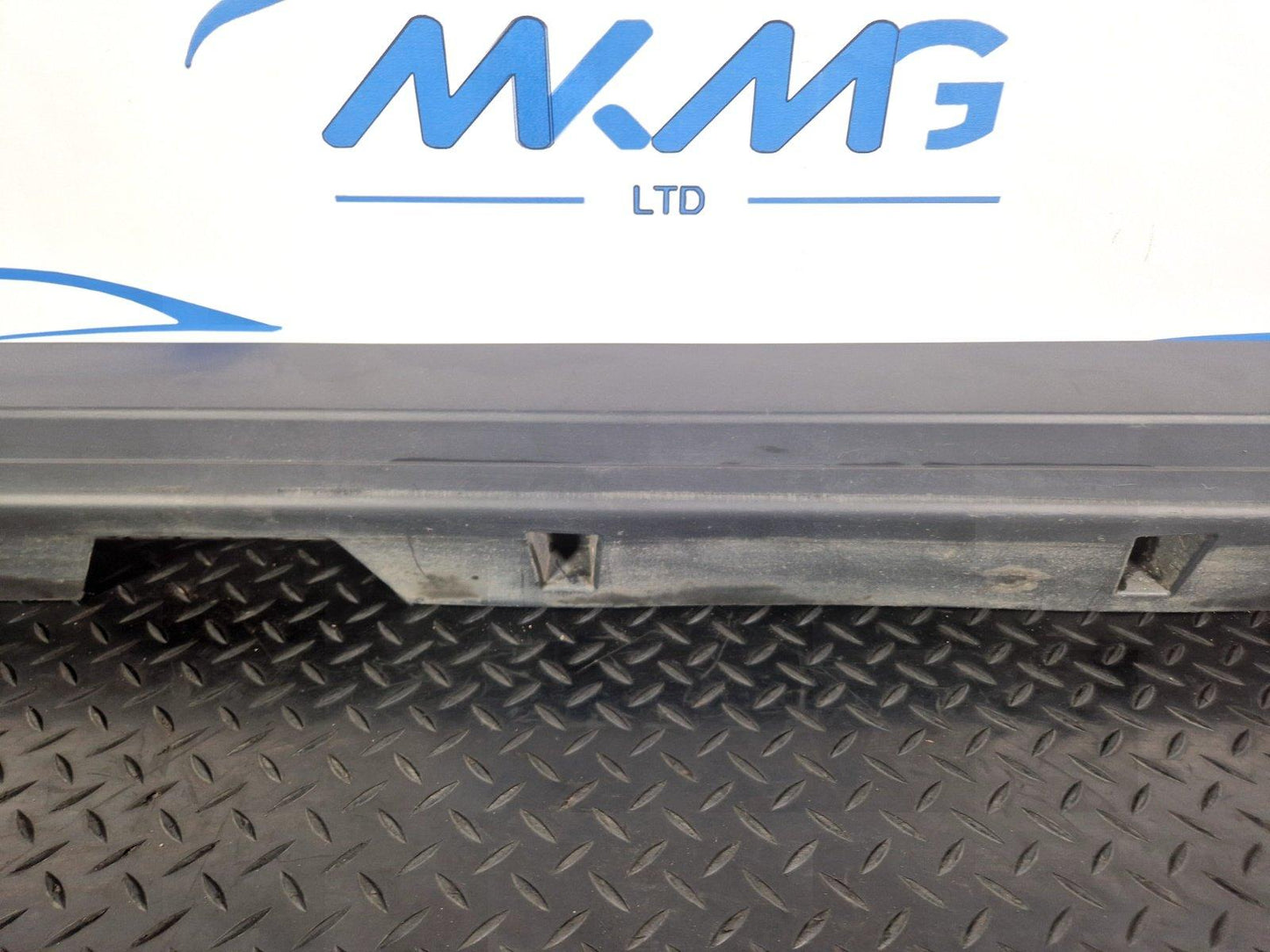 2019-ON  LAND ROVER DISCOVERY L550 LCI RIGHT O/S SKIRT IN BLACK FK72-10154-AE