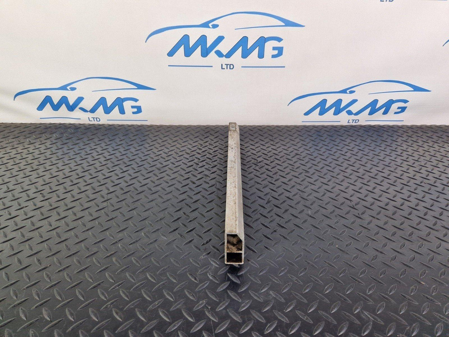 12-18 MERCEDES BENZ B-CLASS W246 FRONT RIGHT REINFORCEMENT BRACKET A2466280229