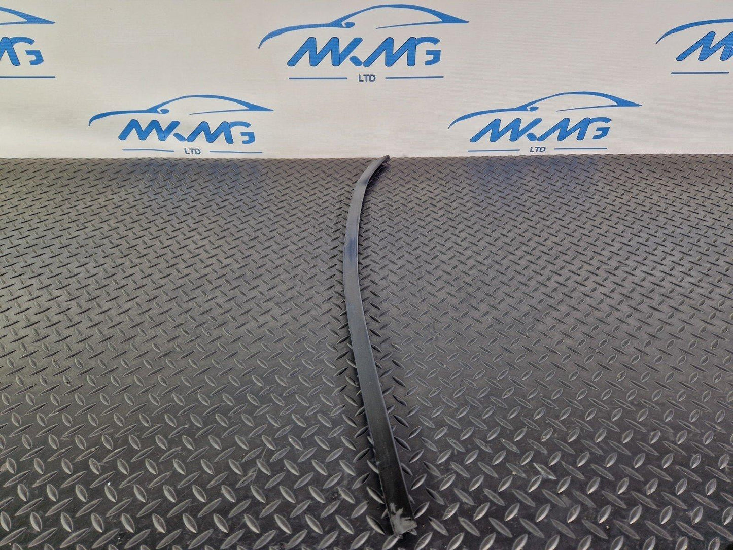 10-15 AUDI Q7 4L GENUINE OEM WINDSCREEN SIDE TRIM 4L0854327