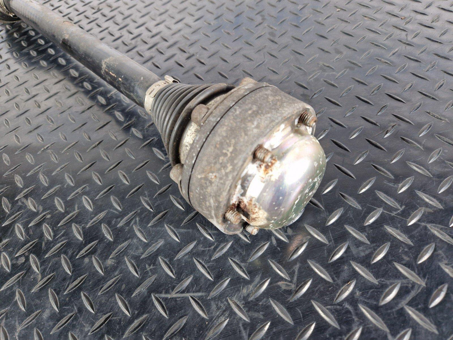 16-19 AUDI A4 B9 S-LINE QUATTRO DRIVESHAFT REAR SIDE 8W0501203D