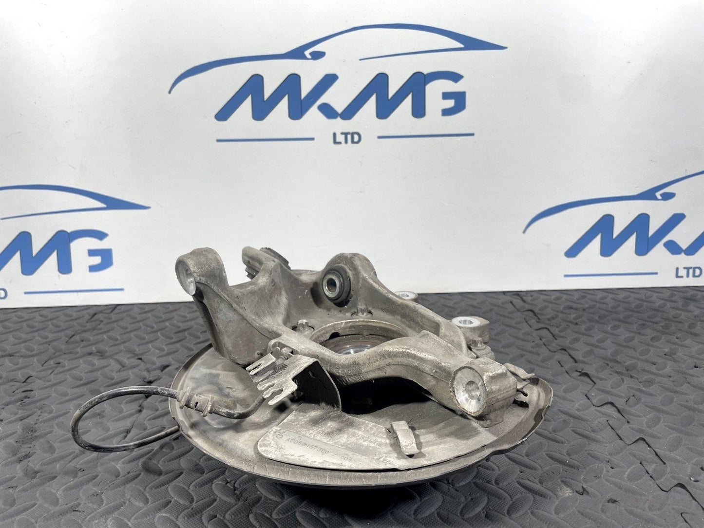 14-21 MERCEDES BENZ C300 W205 REAR LEFT PASSENGER SIDE WHEEL HUB A2055467380