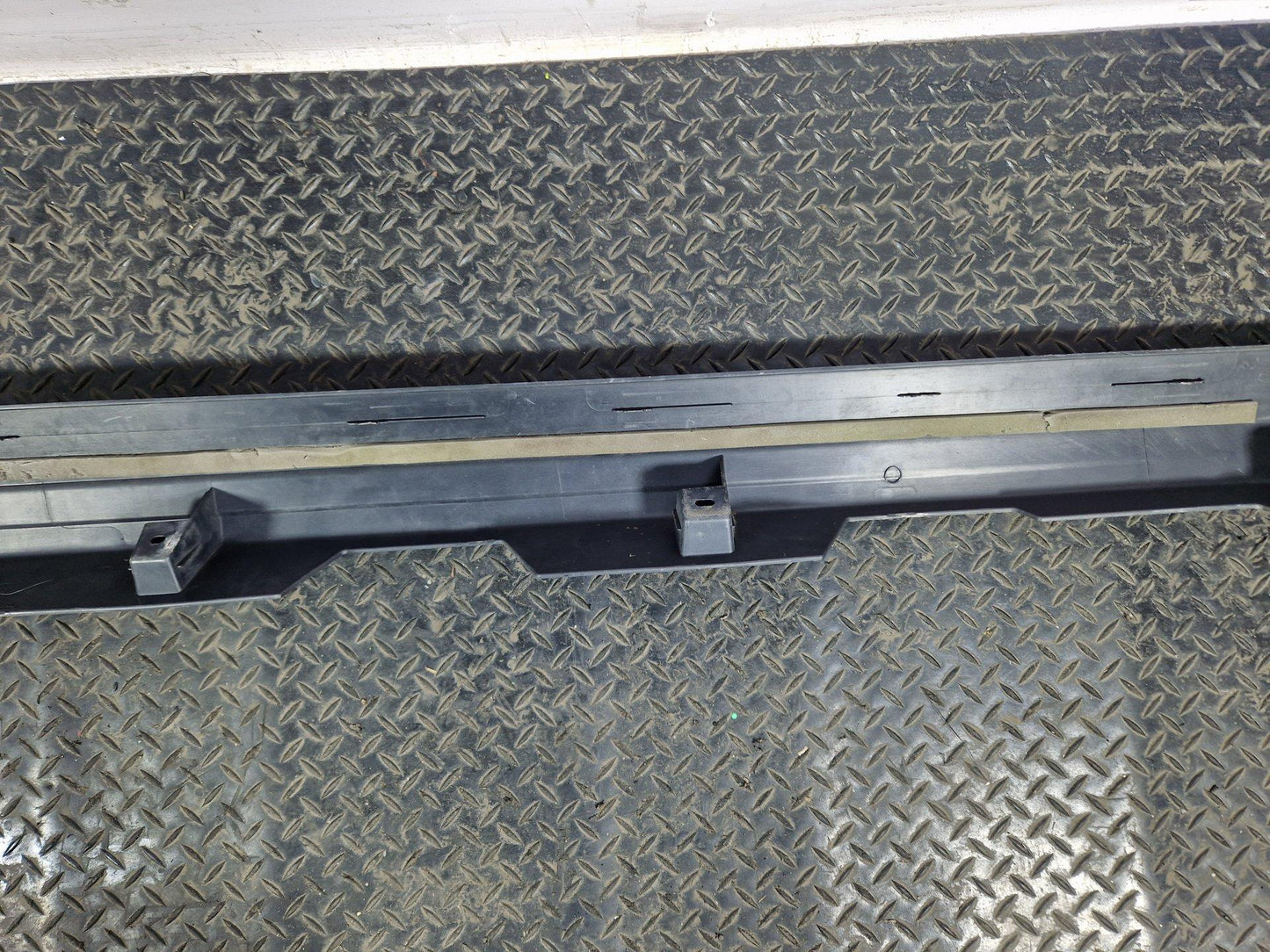 Land Rover Discovery Sport Side Skirt Sill Right Side Genuine FK7210154AD