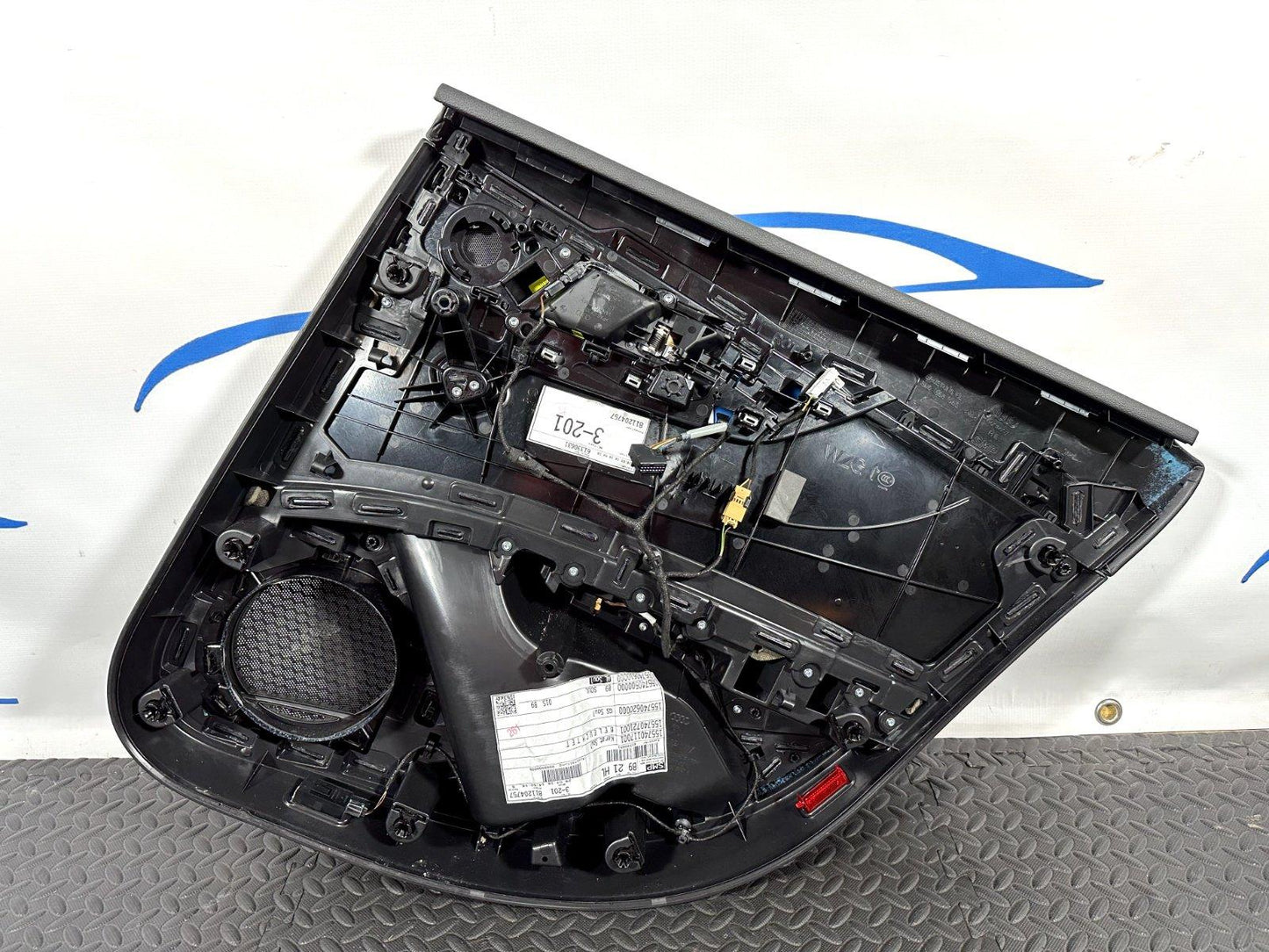 16-19 AUDI A4 B9 SALOON GENUINE REAR PASSENGER SIDE DOOR CARD PANEL 8W0868065