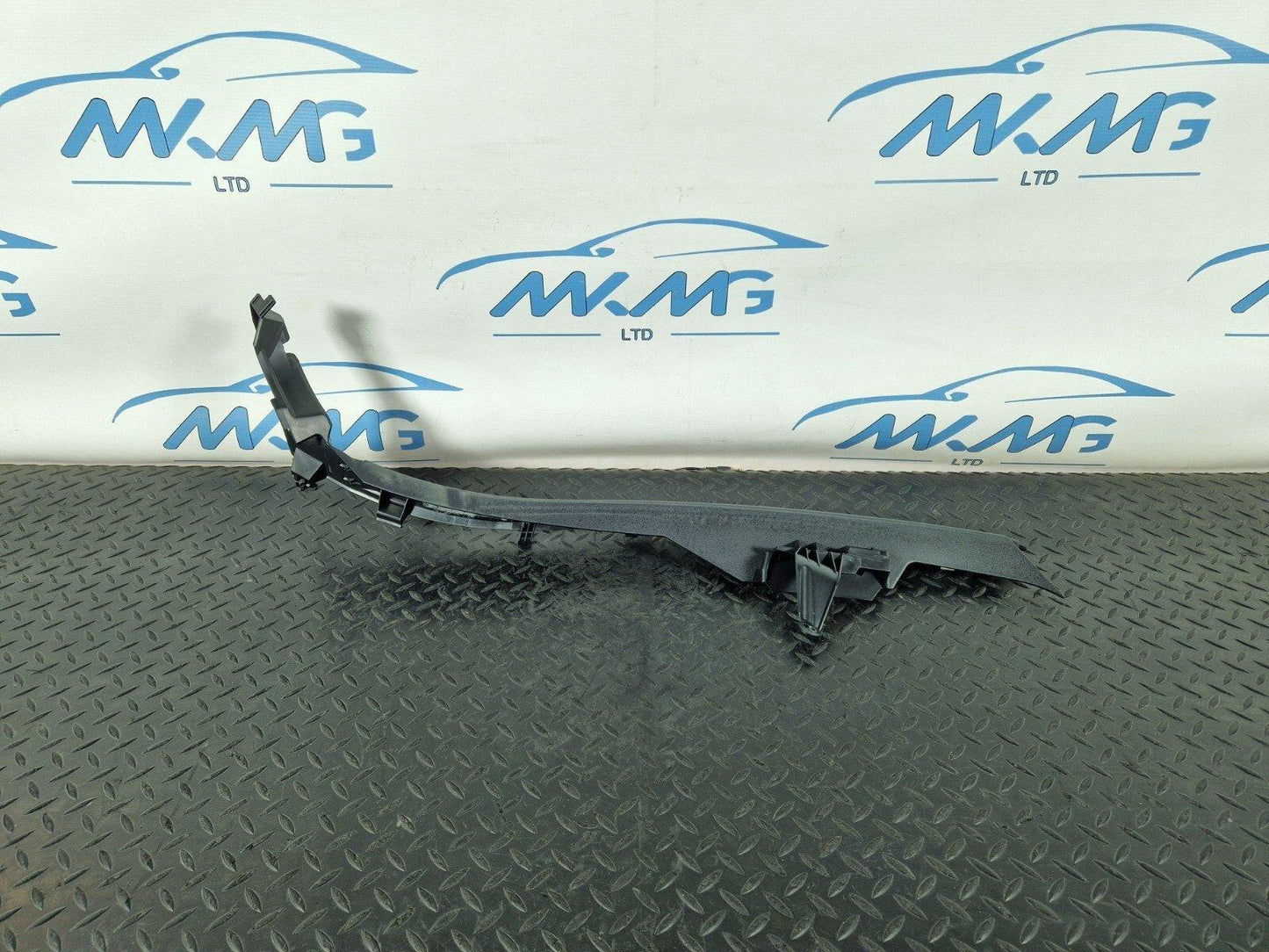 14-21 MERCEDES BENZ W205 GENUINE REAR RIGHT SEAT TRIM COVER A2056906825