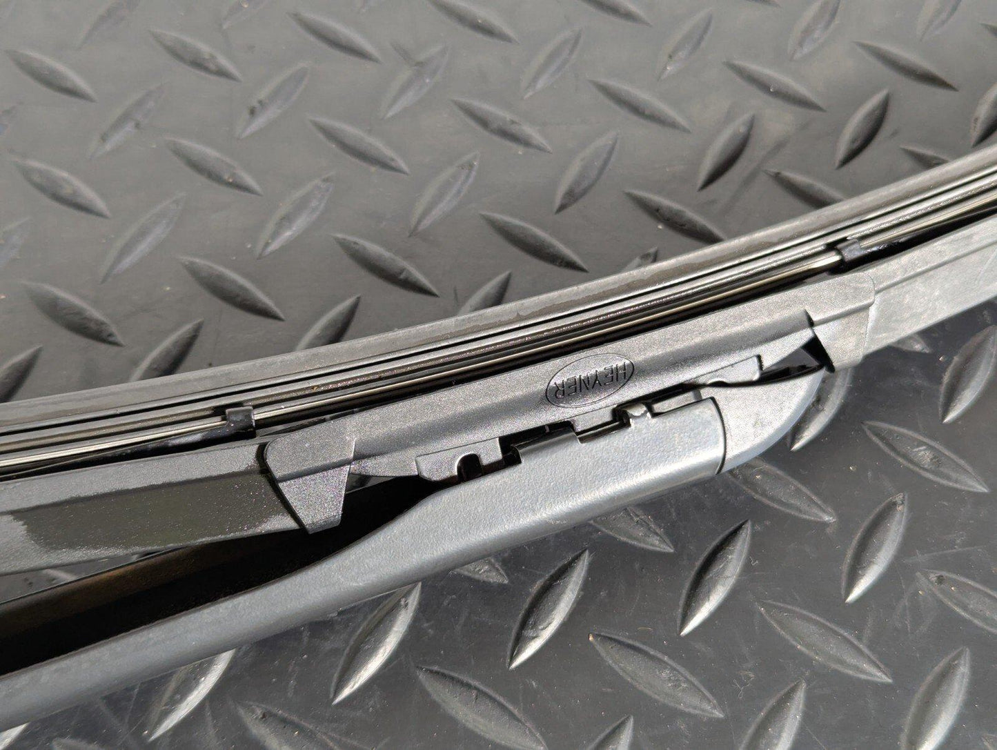10-17 AUDI A8 4H FRONT LEFT WIPER ARM WITH BLADE 4H2955407A