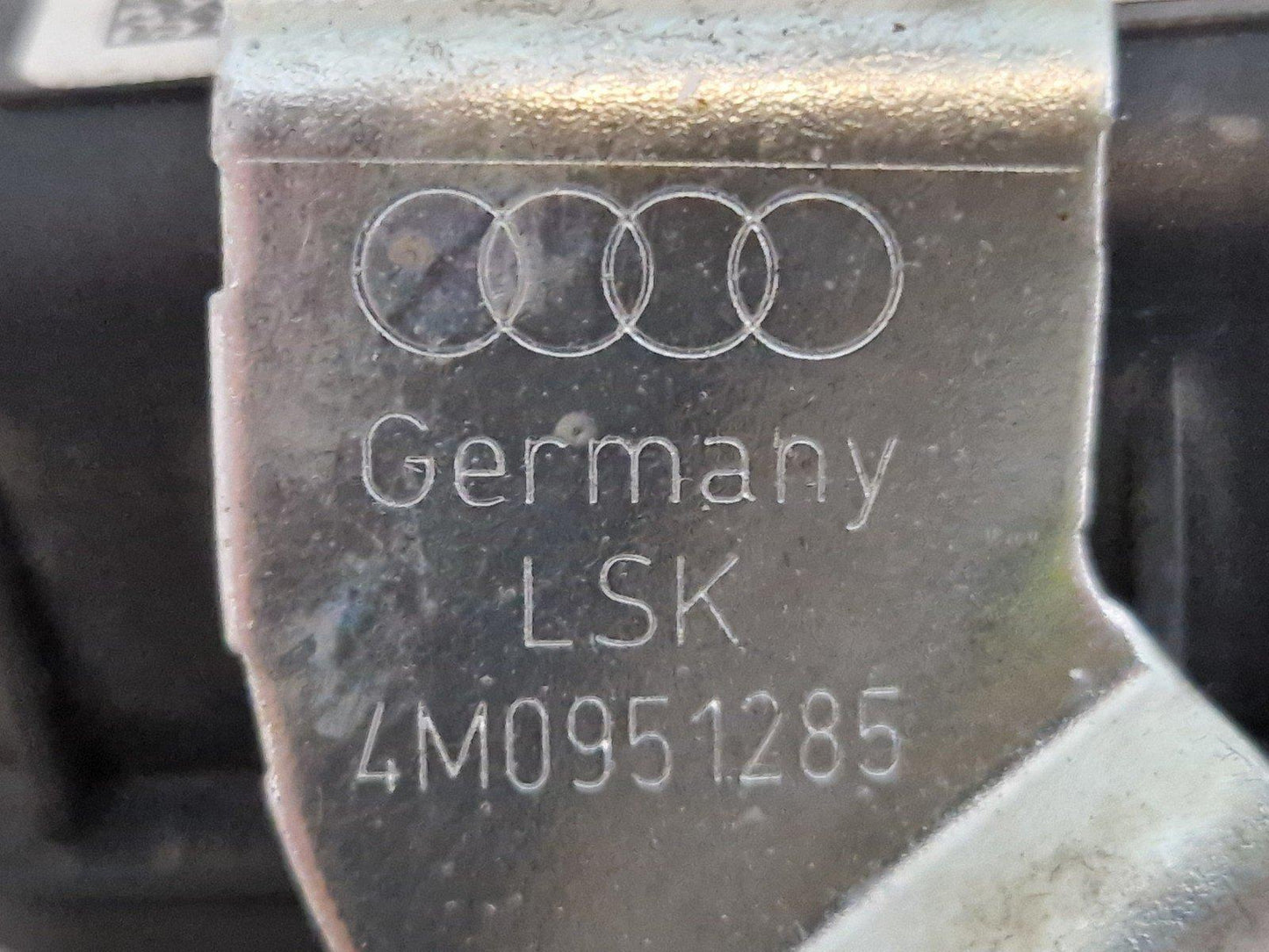 16-20 AUDI Q7 4M GENUINE OEM ANTI THEFT ALARM SIREN HORN SIGNAL 4M0951285