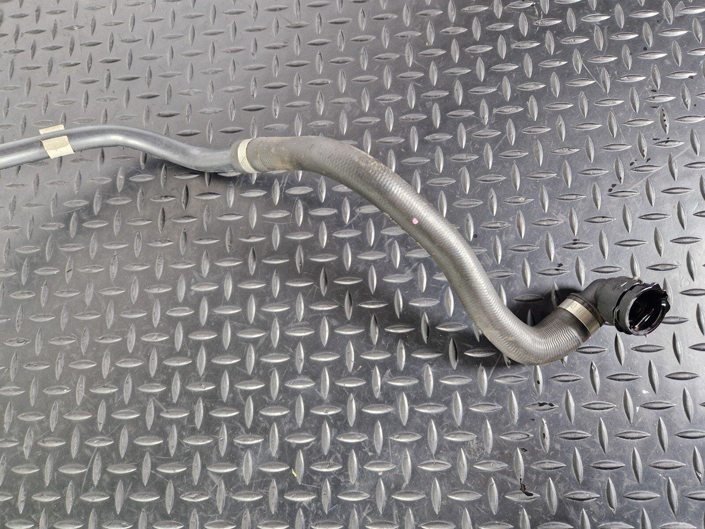 14-21 MERCEDES BENZ W205 WATER COOLANT PIPE HOSE LINE A2055013691