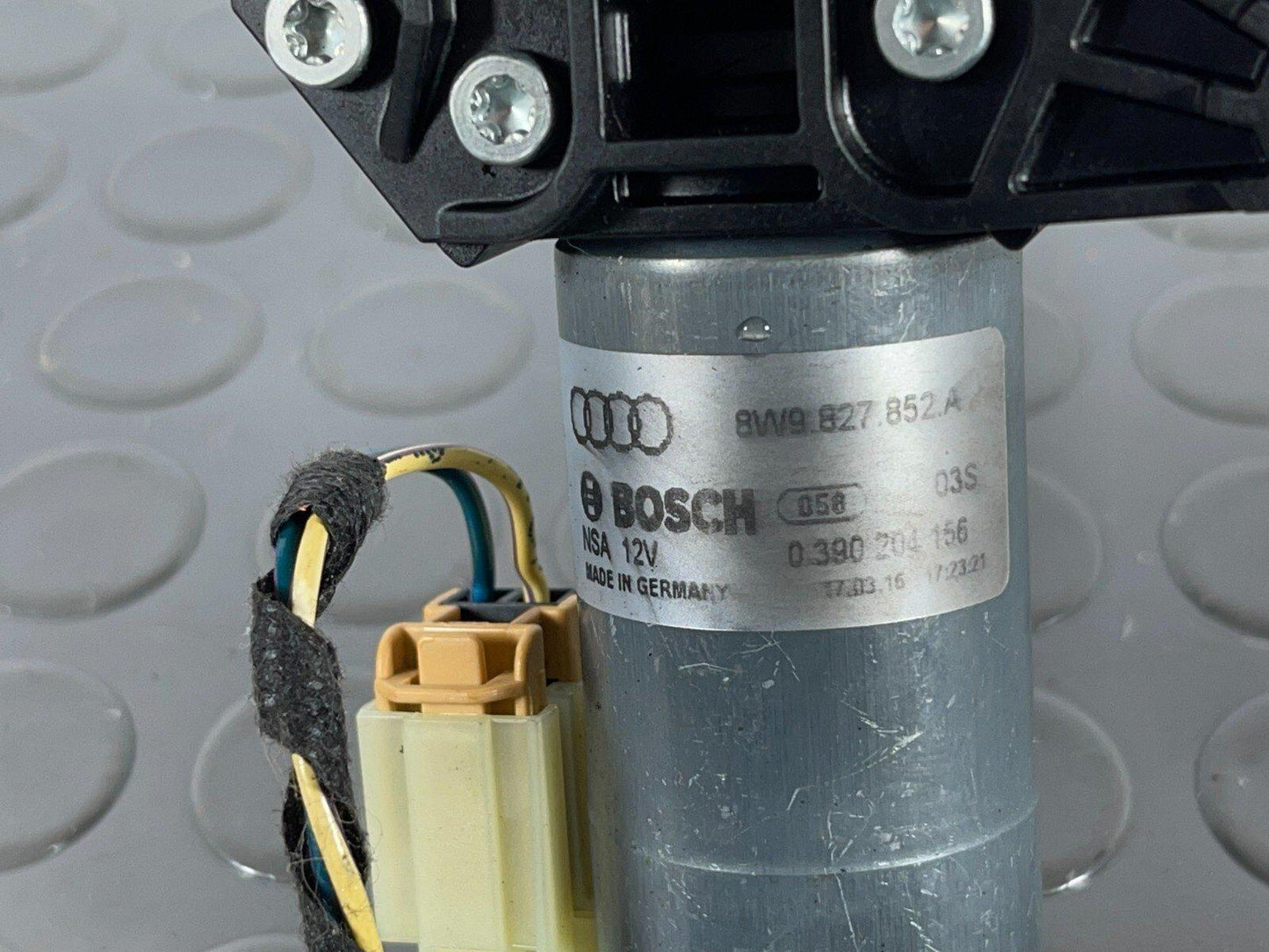 16-19 AUDI A4 B9 ESTATE GENUINE RIGHT DRIVER SIDE BOOTLID LIFT MOTOR 8W9827852A
