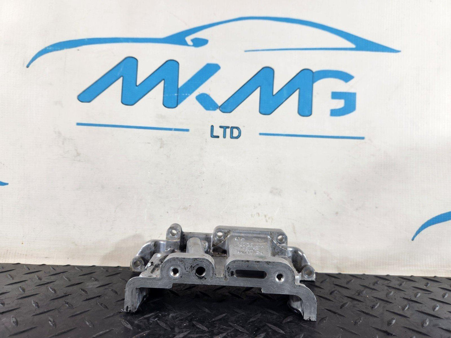 16-20 AUDI Q7 4M 3.0 DIESEL GENUINE CYLINDER HEAD END PLATE 059109122T