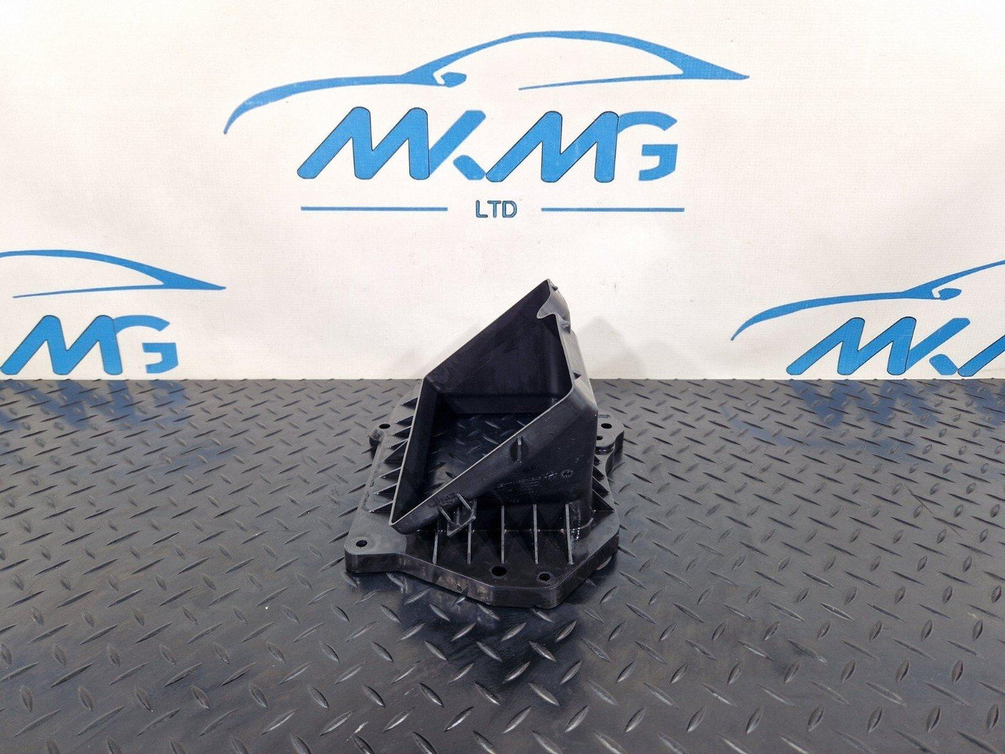 16-24 AUDI A5 F5 CONVERTIBLE GENUINE FRONT AIR INTAKE DUCT VENT 8W2819904A