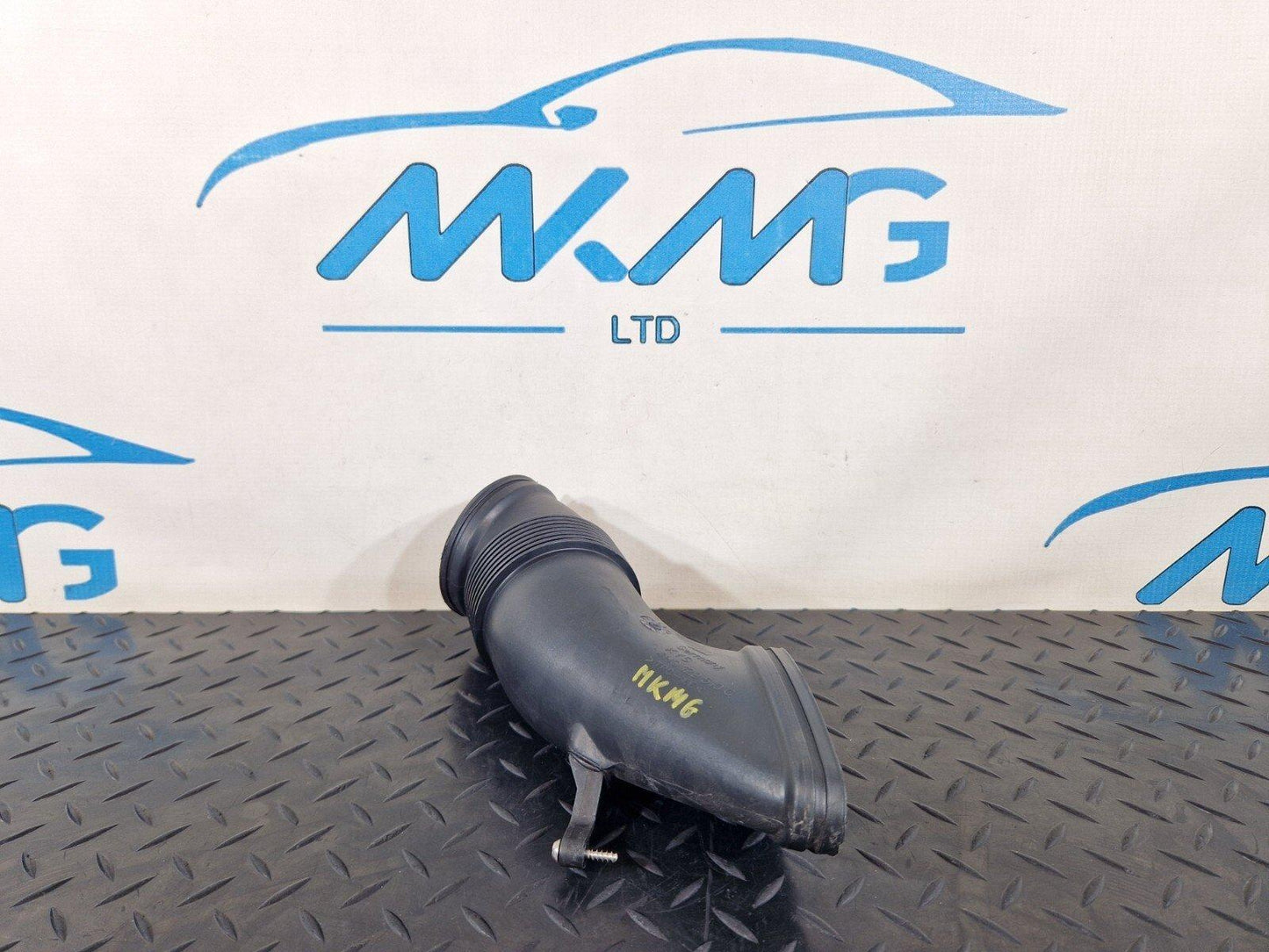 10-17 AUDI A8 4H FRONT RIGHT O/S AIR INTAKE MANIFOLD DUCT PIPE 4H0129510C