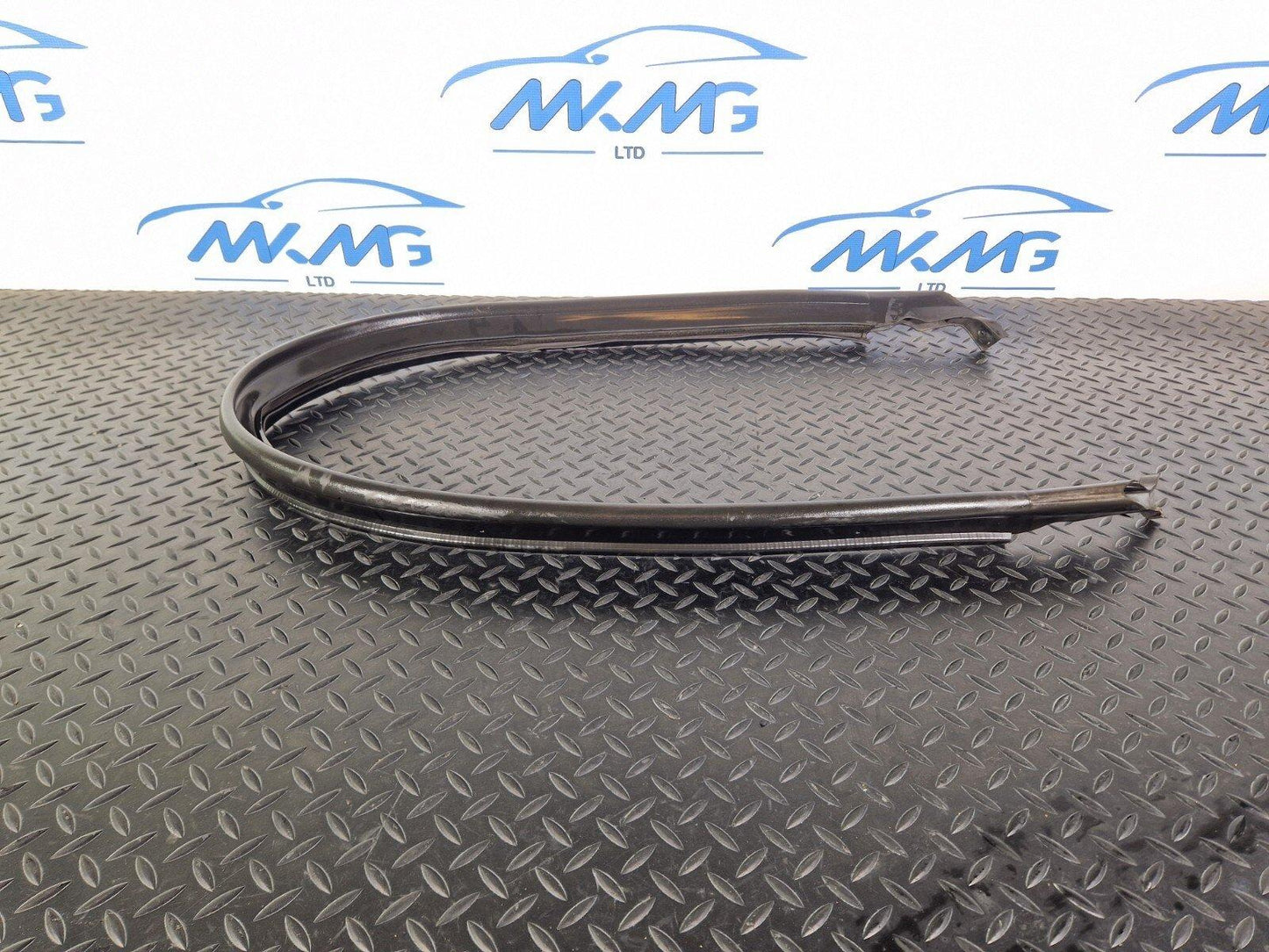 14-23 MERCEDES BENZ VITO W447  BONNET RUBBER SEAL GASKET A4478310042