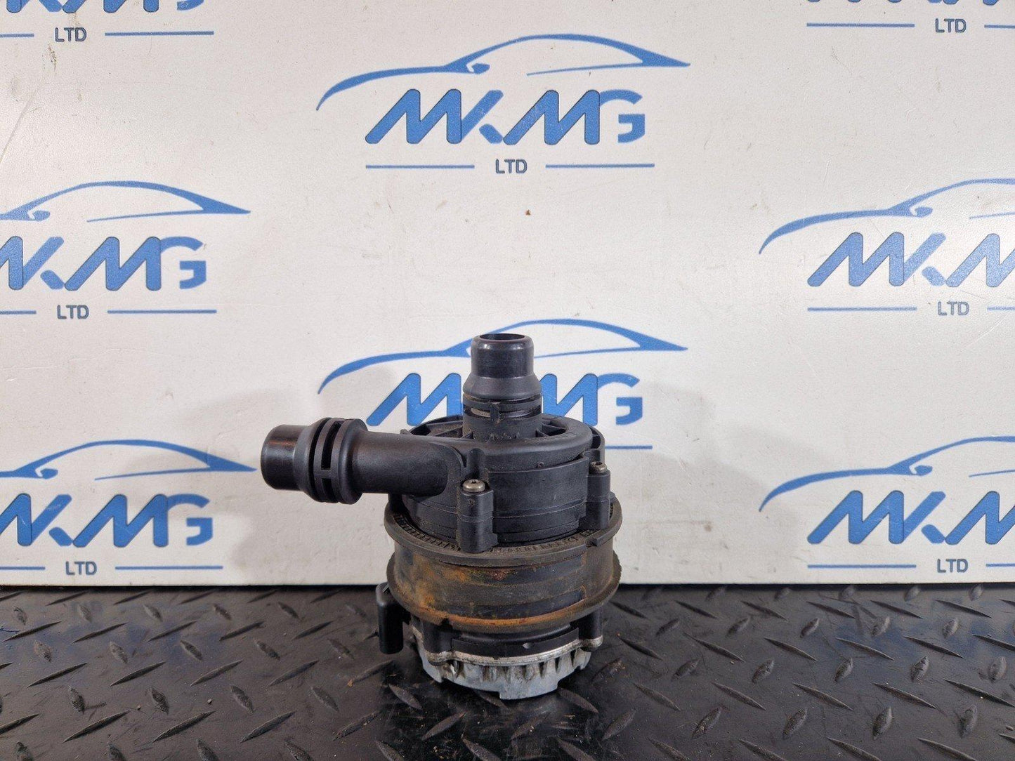 16-19 MERCEDES BENZ GLE W166 GENUINE AUXILIARY WATER PUMP A0005002886