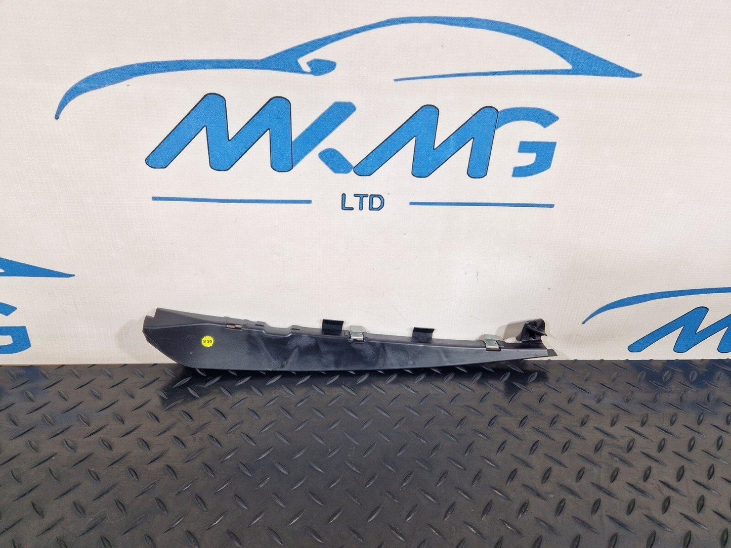 16-23 AUDI A5 F5 SPORTBACK FRONT DOOR SEAL BRACKET 8W8837152