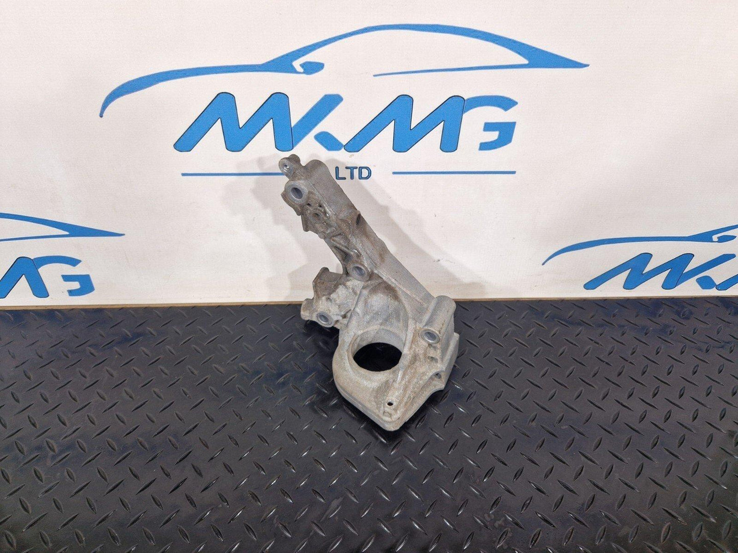 19-ON MERCEDES BENZ A CLASS EQ W177 ENGINE MOUNT CARRIER A2822232600