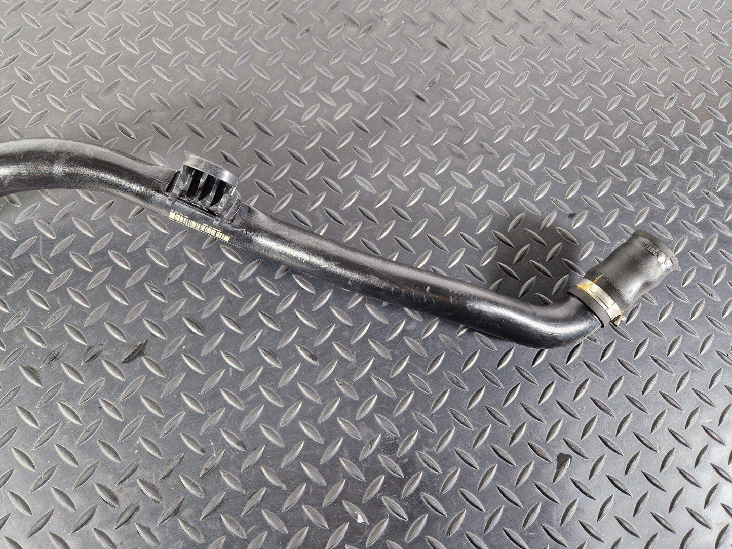 20-24 BMW 1 SERIES F40 GENUINE FUEL TANK FILLER PIPE 7458657