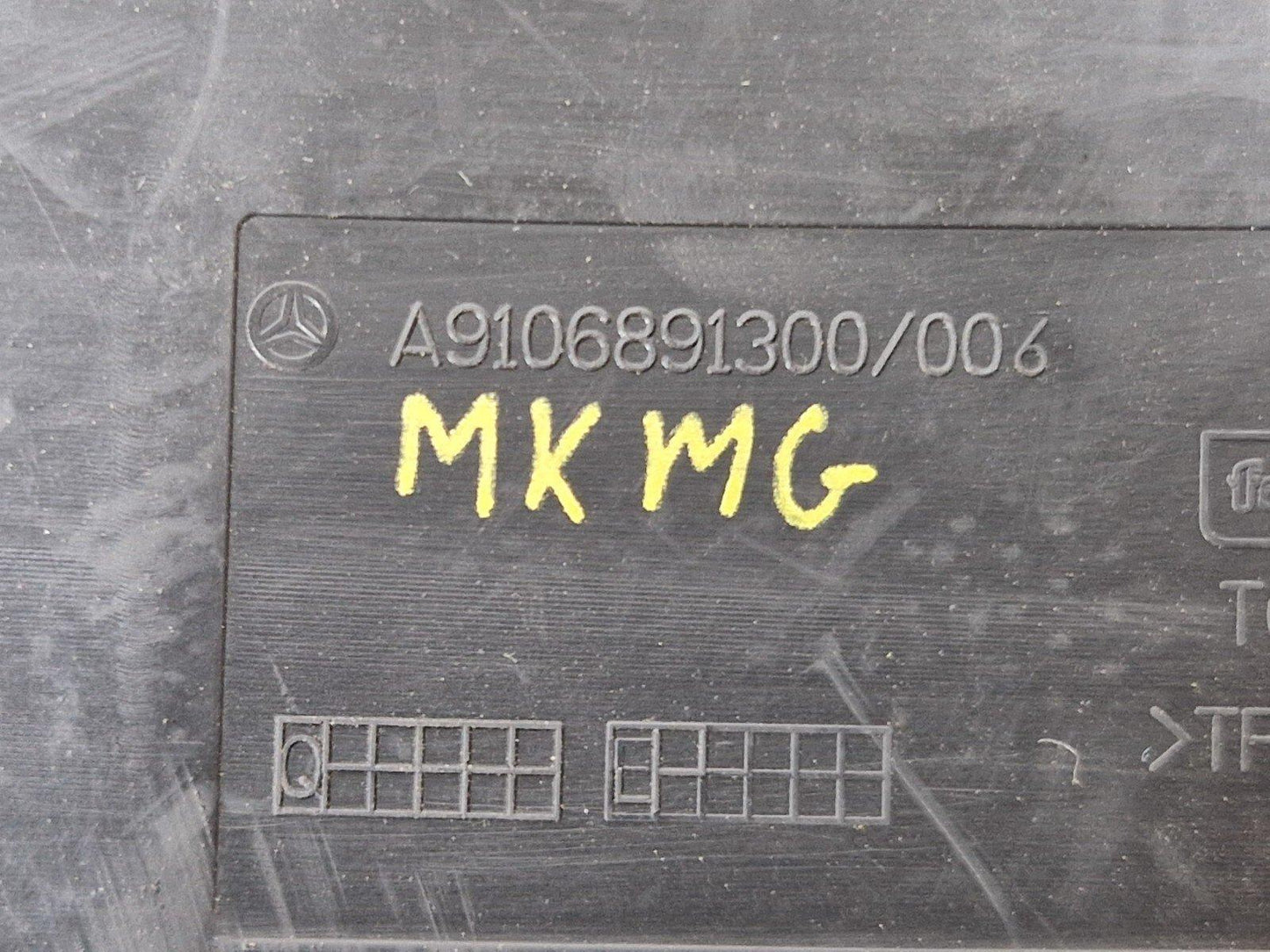 18-ON MERCEDES BENZ SPRINTER W907 W910 INSTRUMENT PANEL INSERT A9106891300