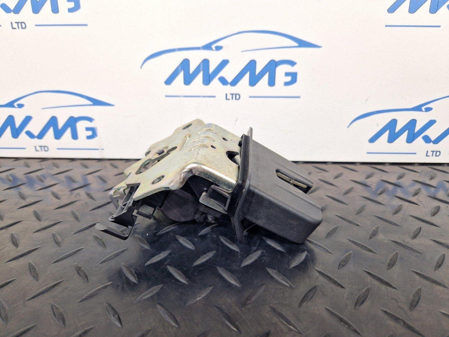 16-19 AUDI A4 B9 SALOON GENUINE TAILGATE LOCK MECHANISM OEM 3G0827503A
