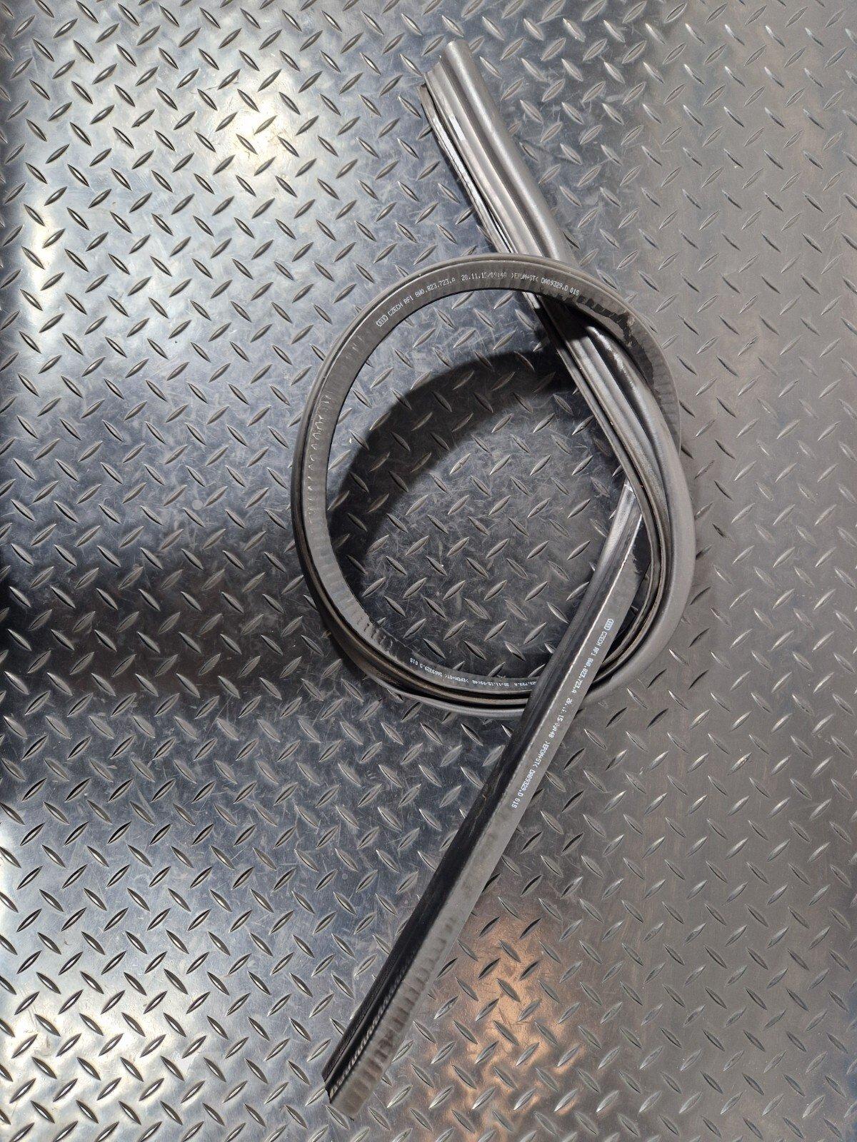 16-19 AUDI A4 B9 GENUINE BONNET RUBBER SEAL 8W0823723A