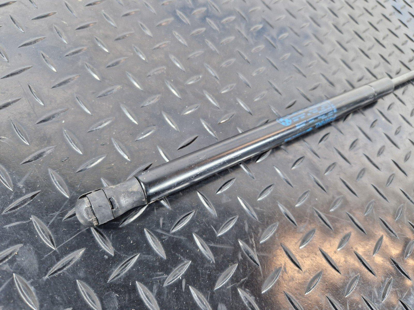 20-ON BMW 2 SERIES GRAN COUPE M-SPORT F44 GAS LIFTING STRUT 7477418