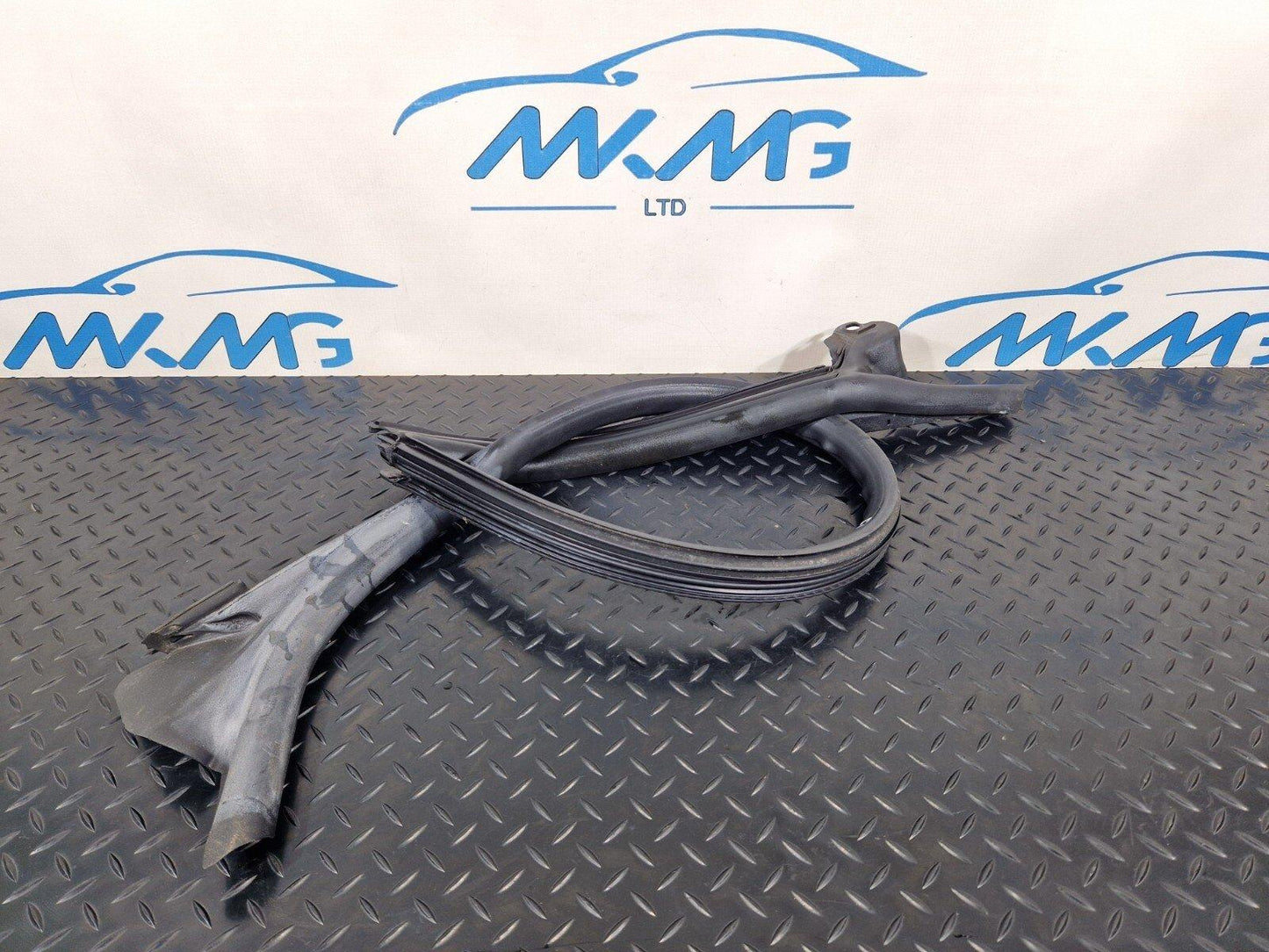 10-18 AUDI A7 4G S-LINE SEAL DOOR FRONT LEFT GASKET STRIP SEALING 4G8845353H