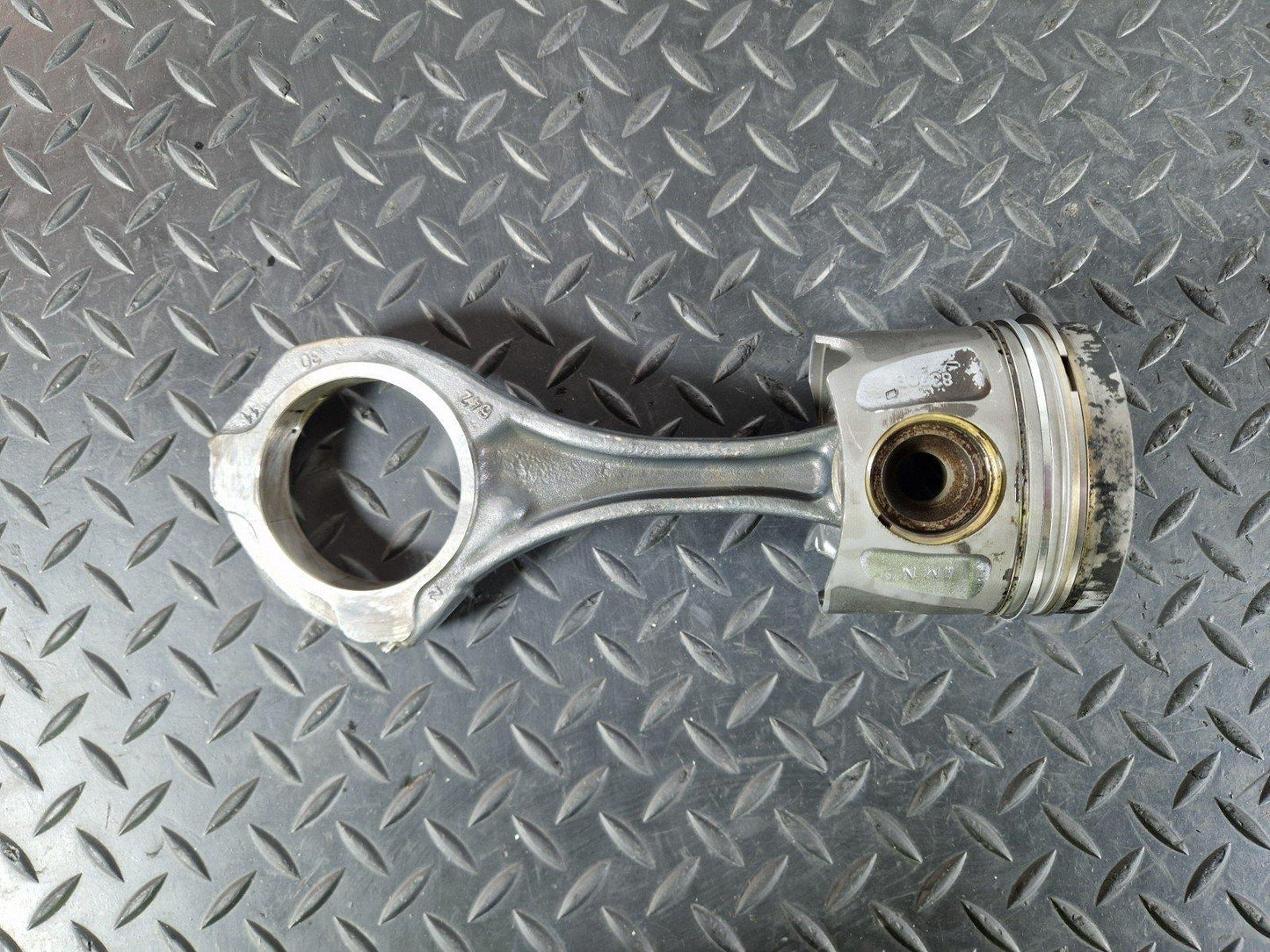 11-19 MERCEDES BENZ ML W166 OM642.826 3.0 CDI PISTON & CON ROD A6420307717