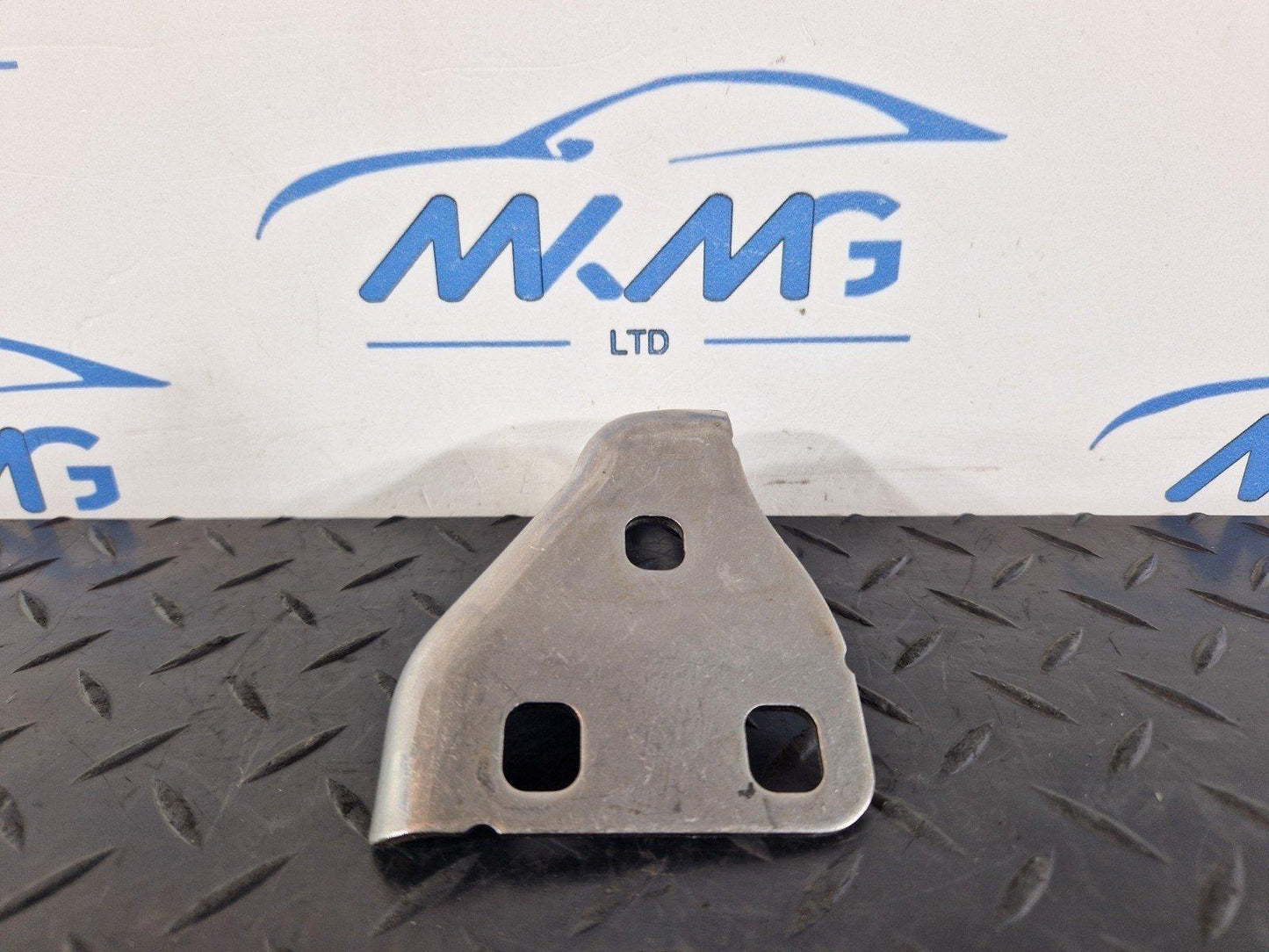 19-ON RANGE ROVER EVOQUE L551 EXHAUST PIPE MOUNTING BRACKET M8D2-5K291-DC