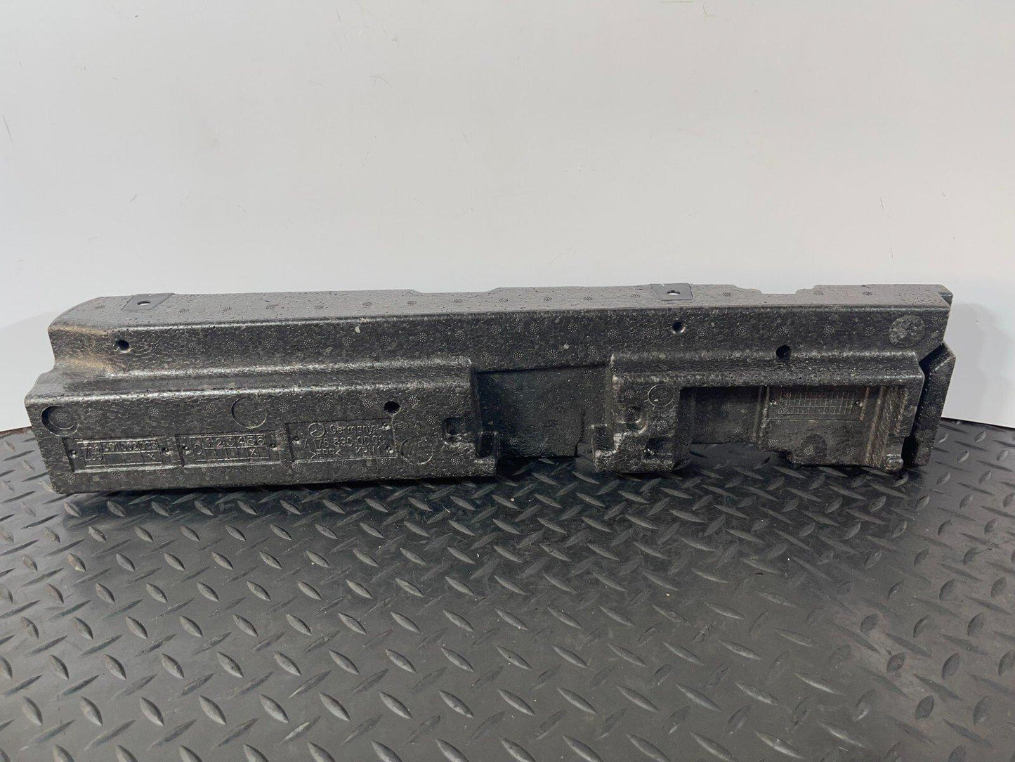 12-18 MERCEDES A-CLASS W176 GENUINE REAR LEFT N/S BOOT FOAM PANEL A1768900000